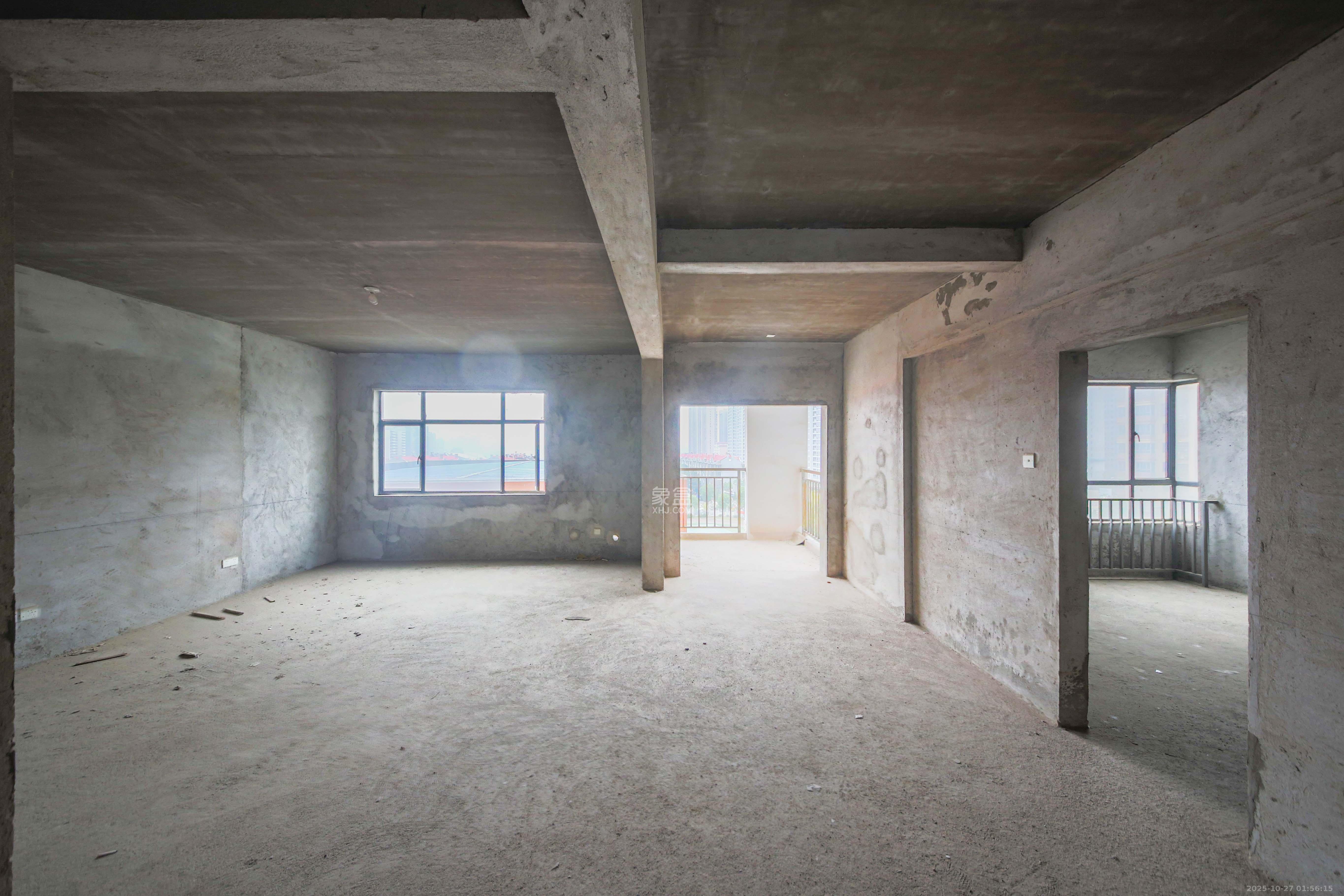 湘府名邸(同力家园) 3室2厅2卫 80.0万 湘府名邸(同力家园) 3室2厅2卫 80.0万客厅