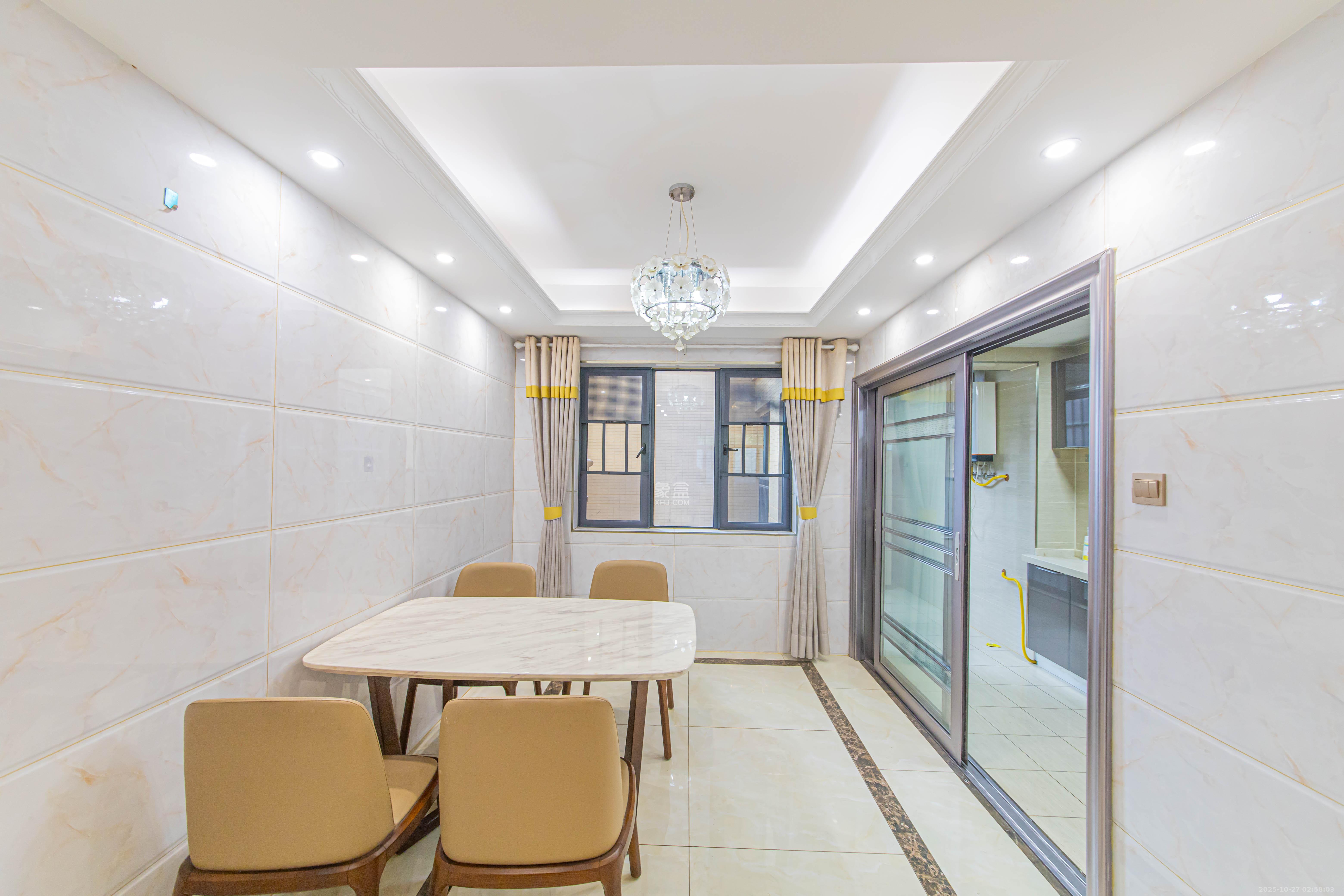 中建芙蓉嘉苑 3室2厅2卫 130.0万 中建芙蓉嘉苑 3室2厅2卫 130.0万客厅