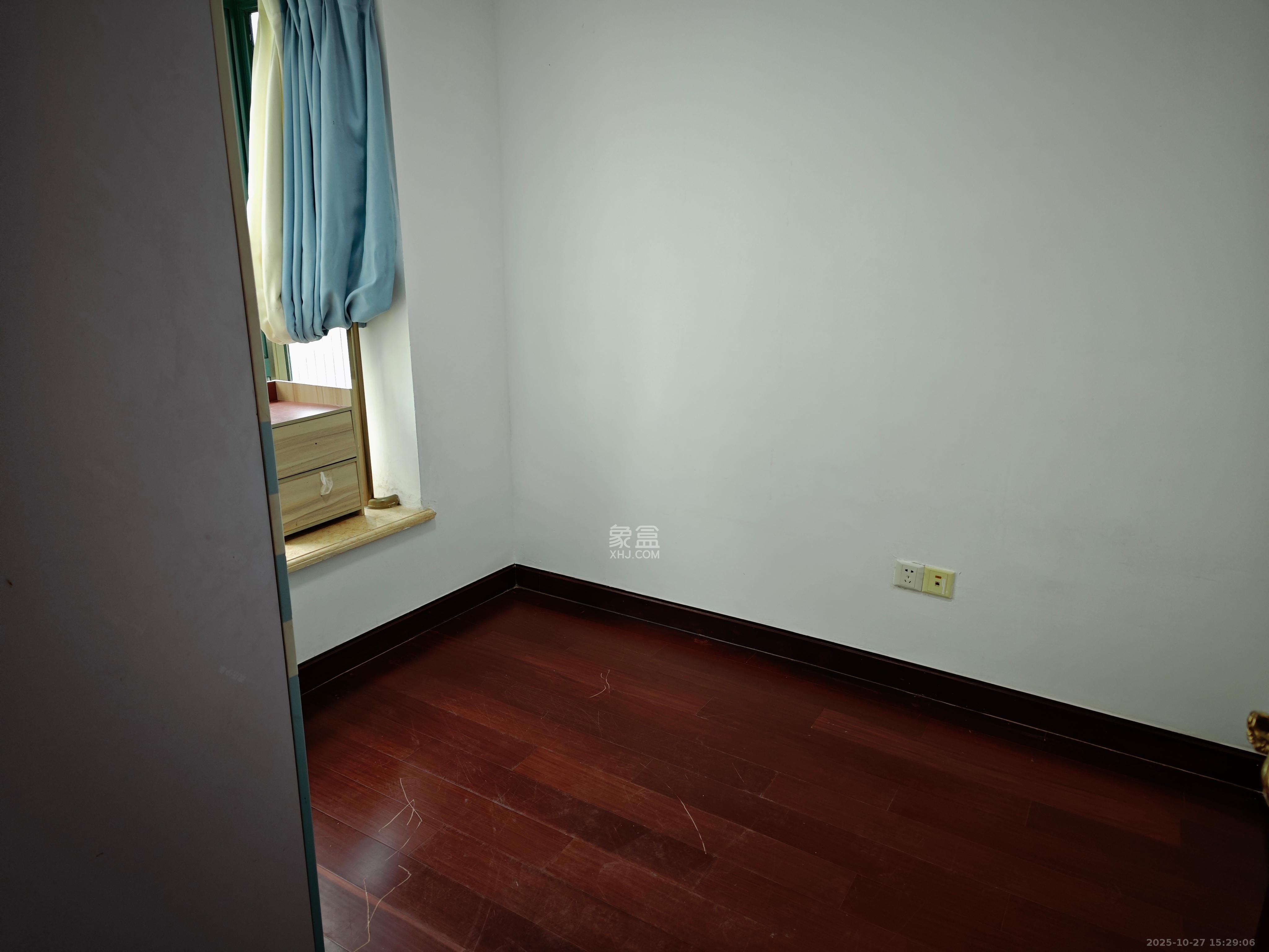 恒大华府  3室2厅1卫    2200.0元/月室内图