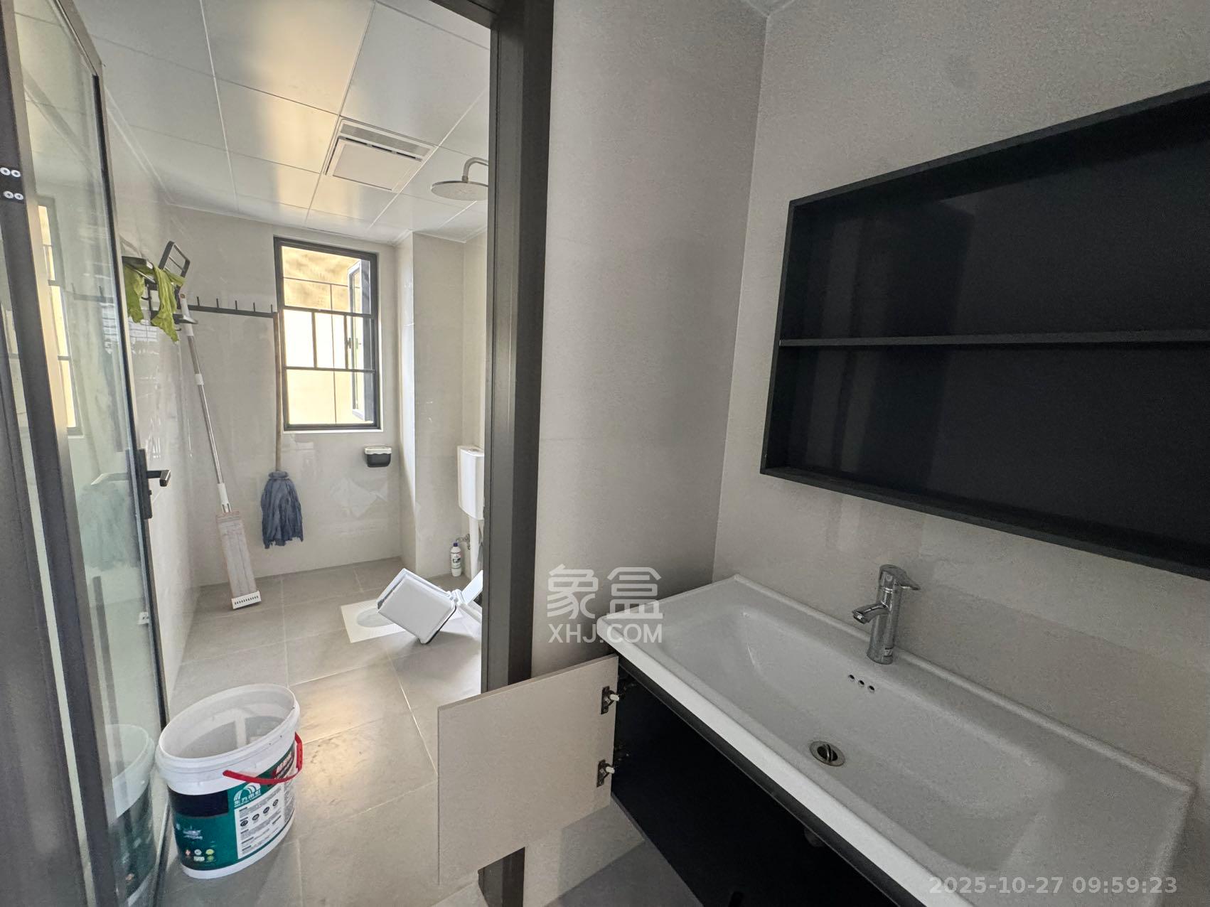 金石蓉园  4室2厅2卫    3500.0元/月室内图