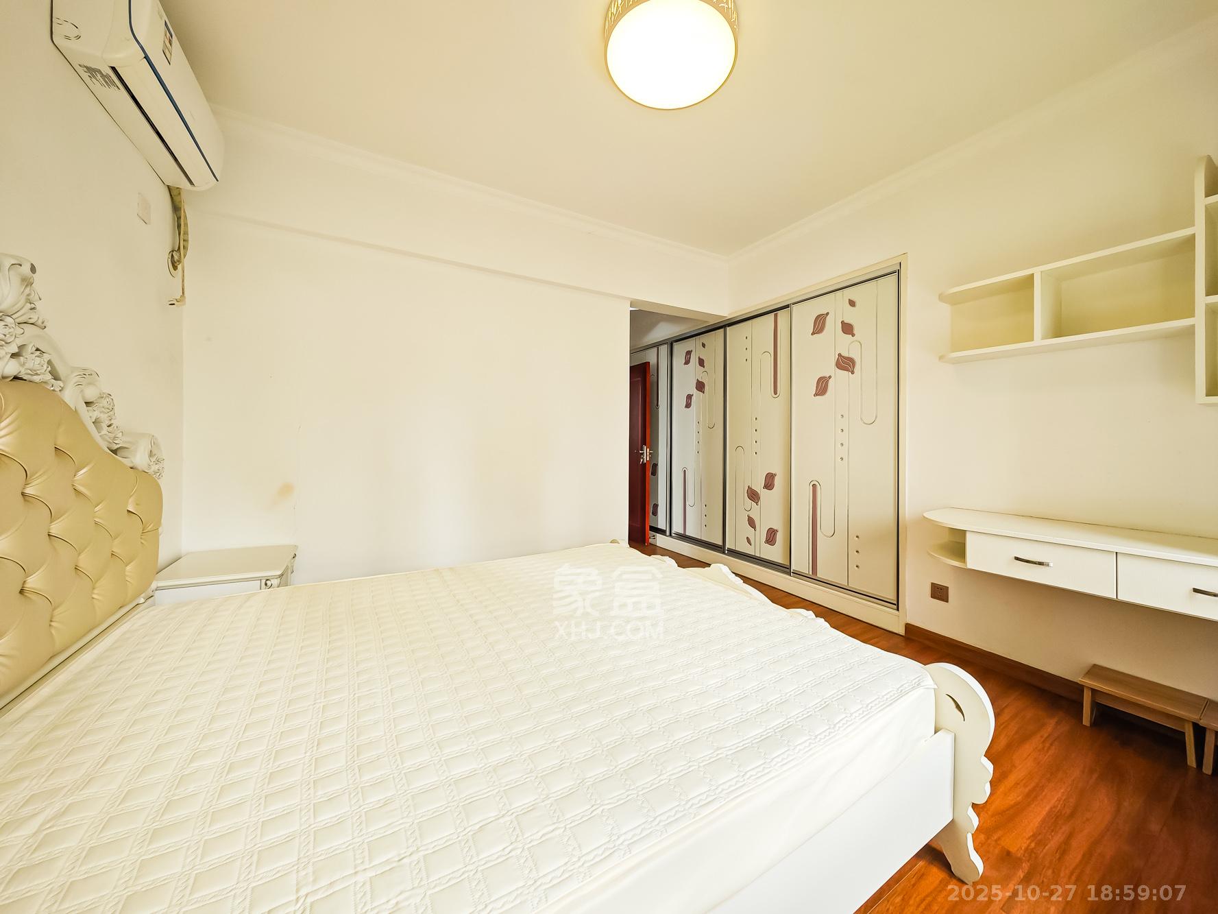 钱隆世家  3室2厅2卫    92.8万卧室