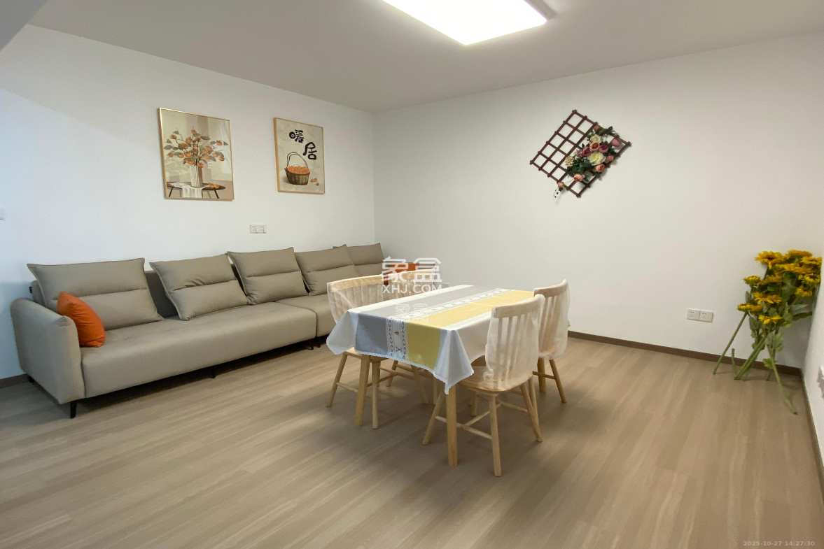 建发中央公园(建发美地) 2室2厅1卫 3200.0元/月 建发中央公园(建发美地) 2室2厅1卫 3200.0元/月室内图