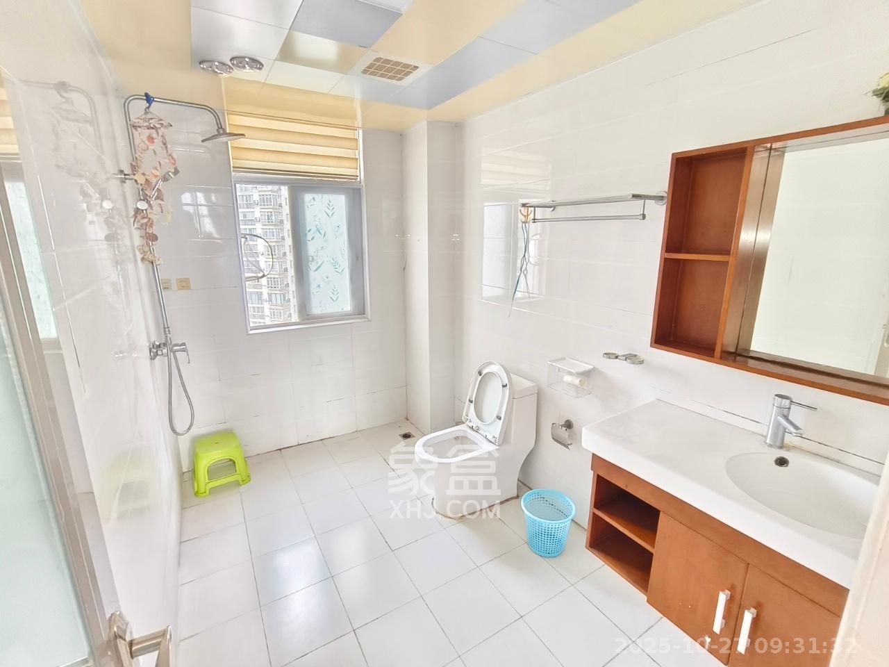 顺天黄金海岸  3室2厅2卫    2700.0元/月室内图