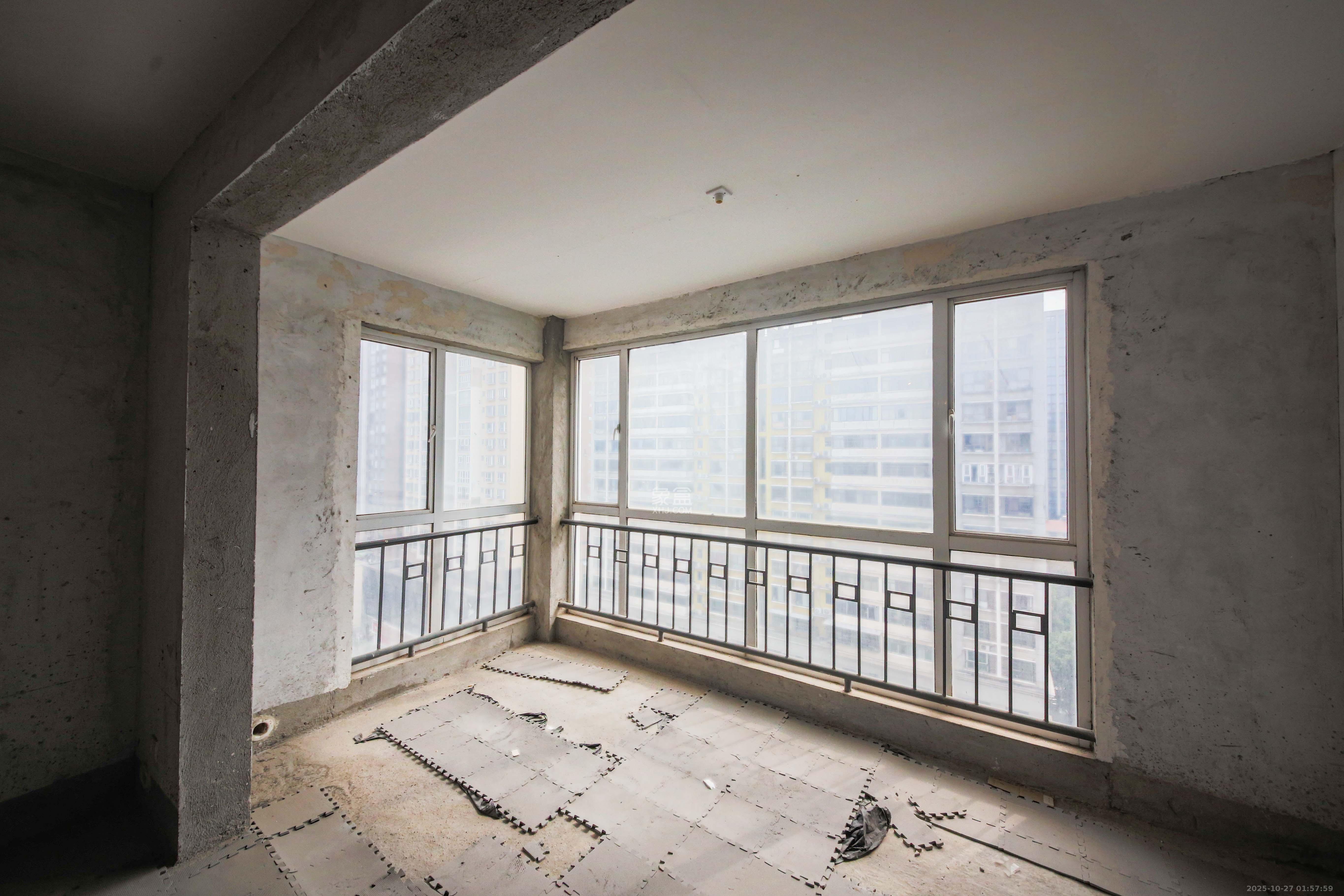 君临青园花都  3室2厅2卫    95.0万 君临青园花都  3室2厅2卫    95.0万阳台