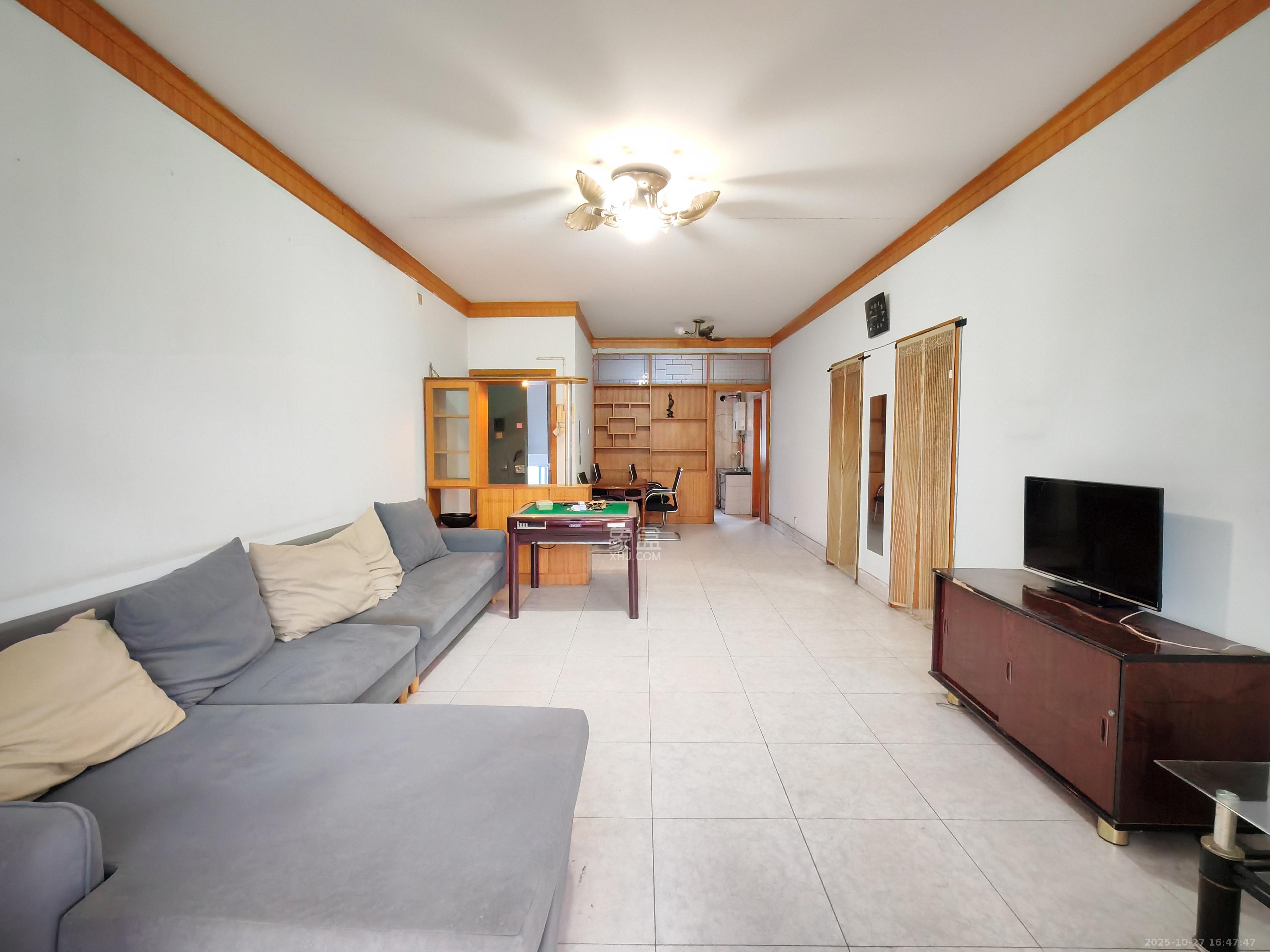 荷花园电信宿舍(天辰荷花苑)  2室2厅1卫    1600.0元/月 荷花园电信宿舍(天辰荷花苑)  2室2厅1卫    1600.0元/月室内图