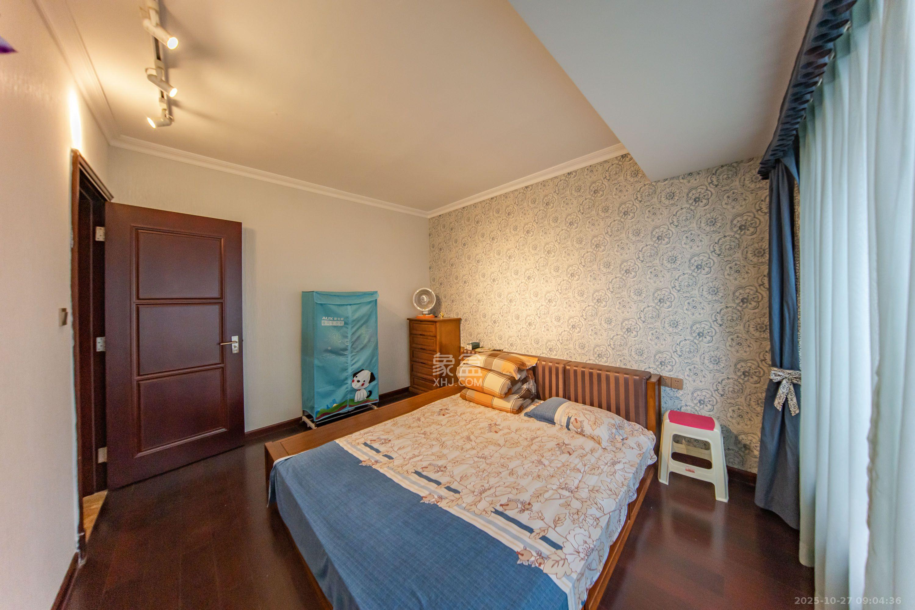 中海国际一期  3室2厅1卫    2000.0元/月室内图