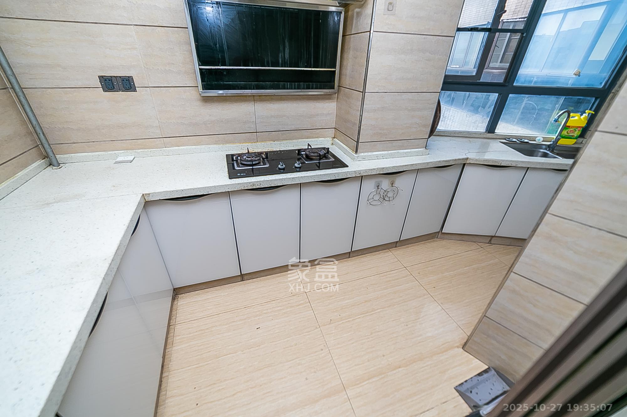 通用时代国际社区  3室2厅1卫    120.0万厨房