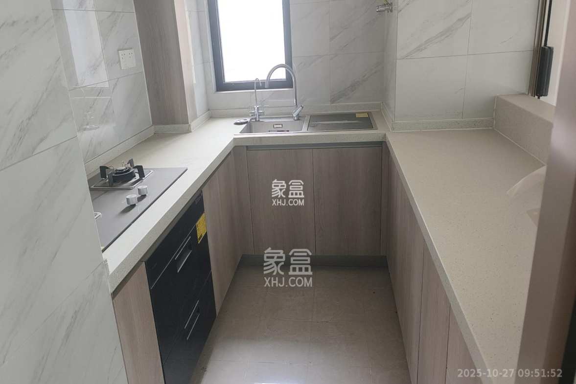 建投象山国际  3室2厅2卫    2800.0元/月 建投象山国际  3室2厅2卫    2800.0元/月室内图