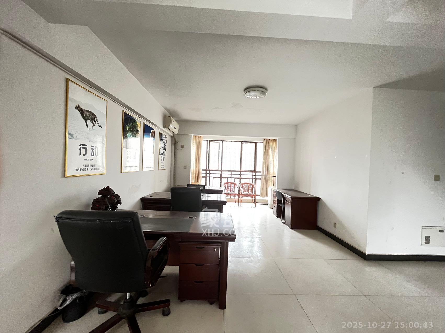 高信向日葵  3室2厅2卫    2600.0元/月室内图