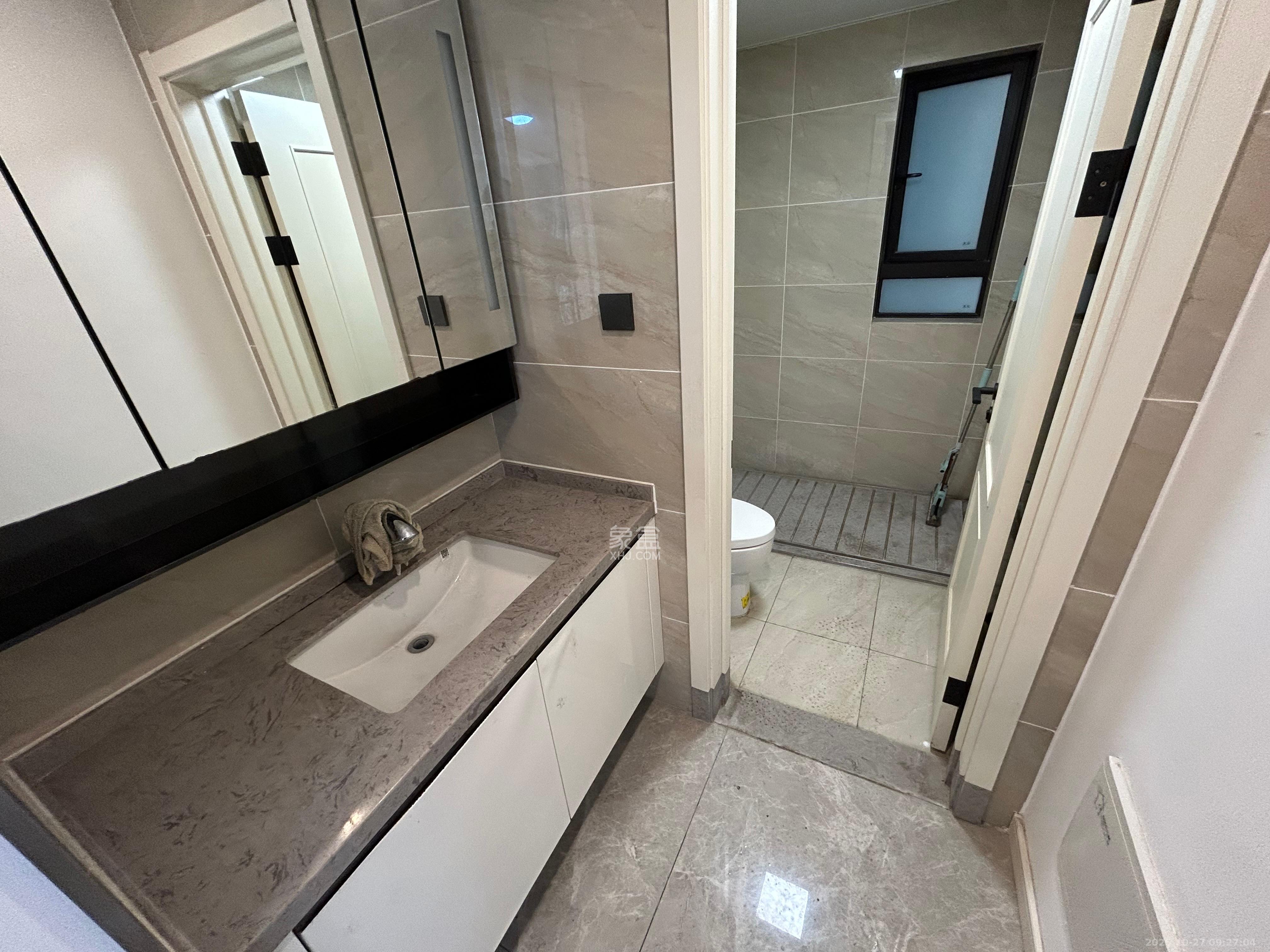 万科金色梦想C区  4室2厅2卫    3500.0元/月 万科金色梦想C区  4室2厅2卫    3500.0元/月室内图