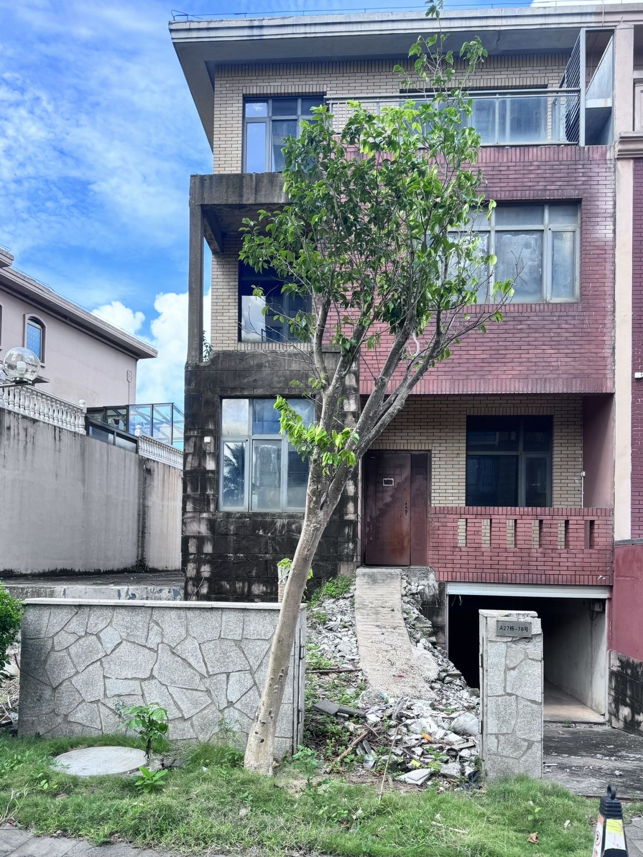 龙墅湾  1室0厅0卫    1070.0万 龙墅湾  1室0厅0卫    1070.0万客厅