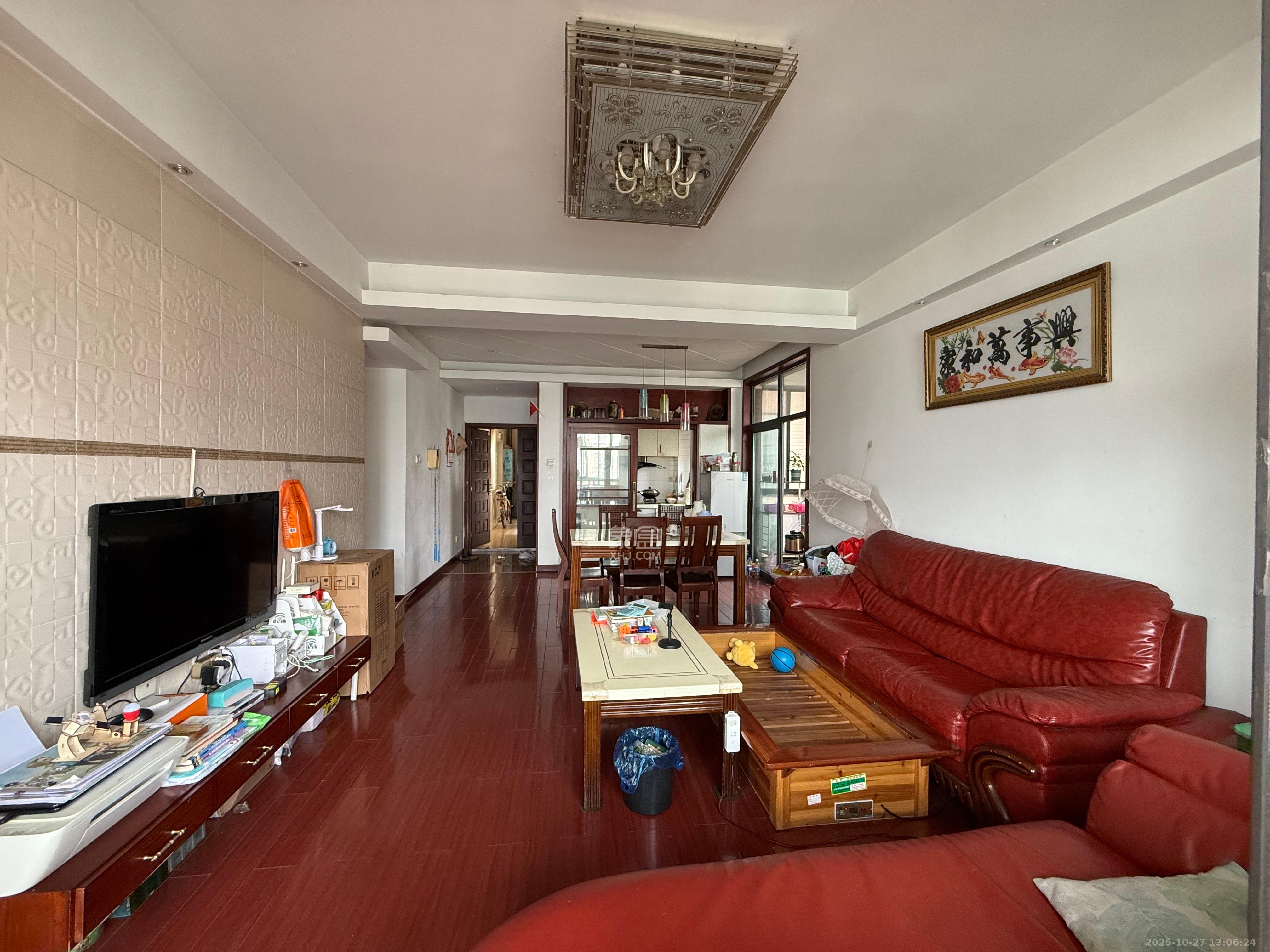 仁和香堤雅境  3室2厅2卫    2600.0元/月