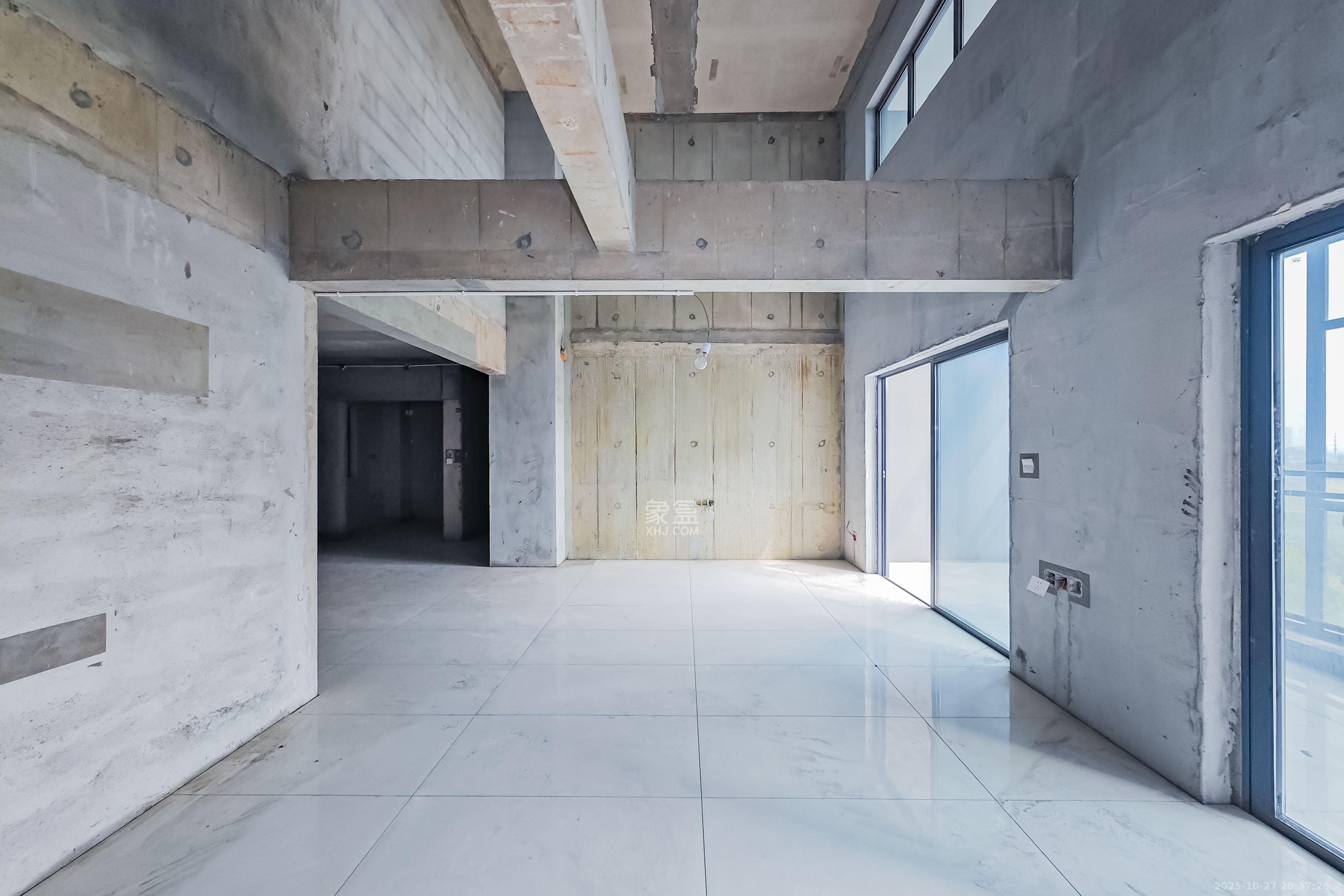 佳兆业城市广场  4室2厅2卫    125.0万客厅