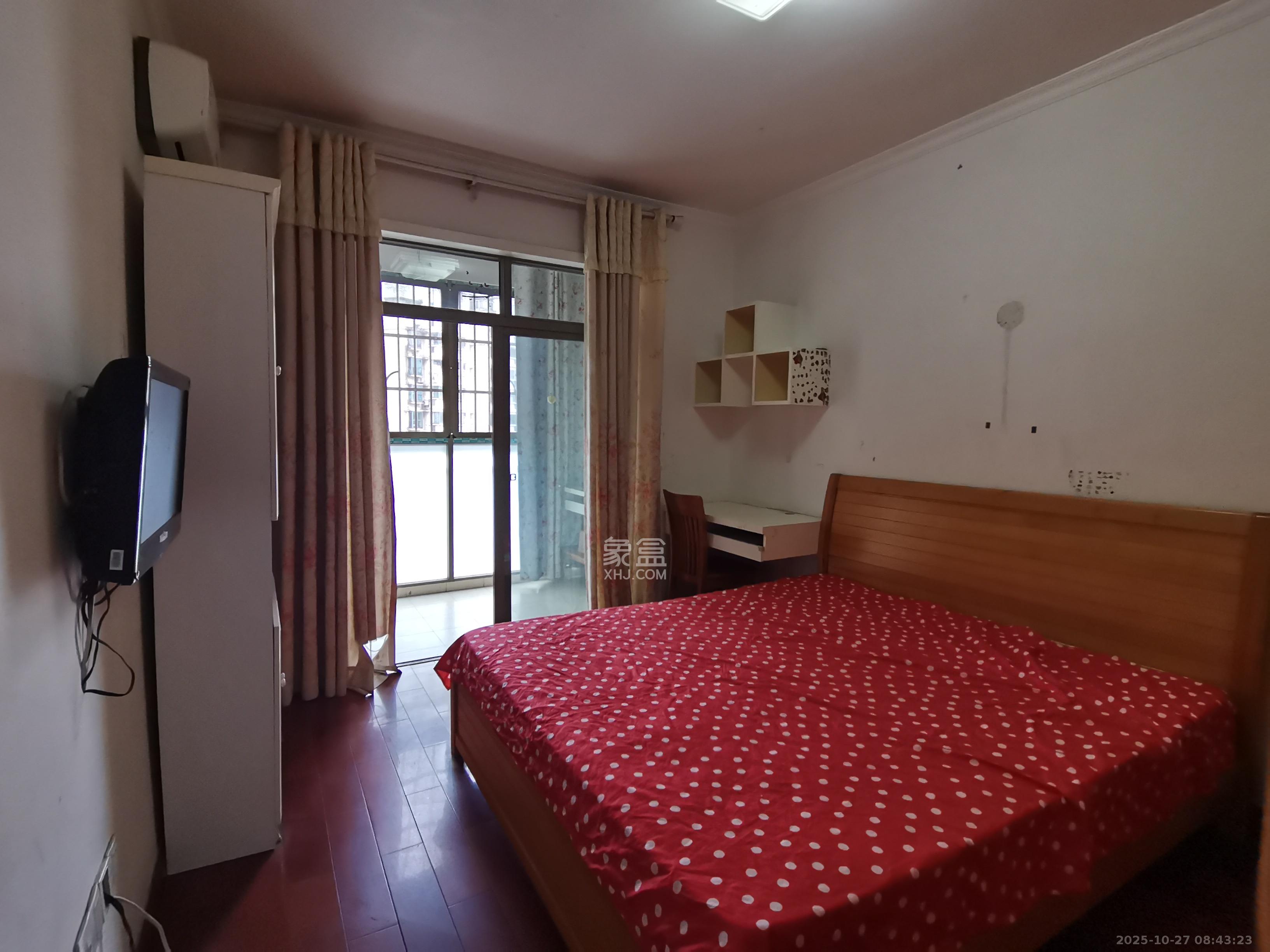 层上观邸  3室2厅1卫    2100.0元/月室内图