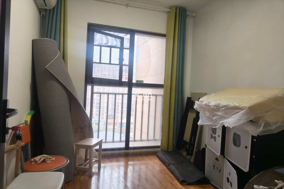 光明E城  4室2厅2卫    2800.0元/月 光明E城  4室2厅2卫    2800.0元/月室内图