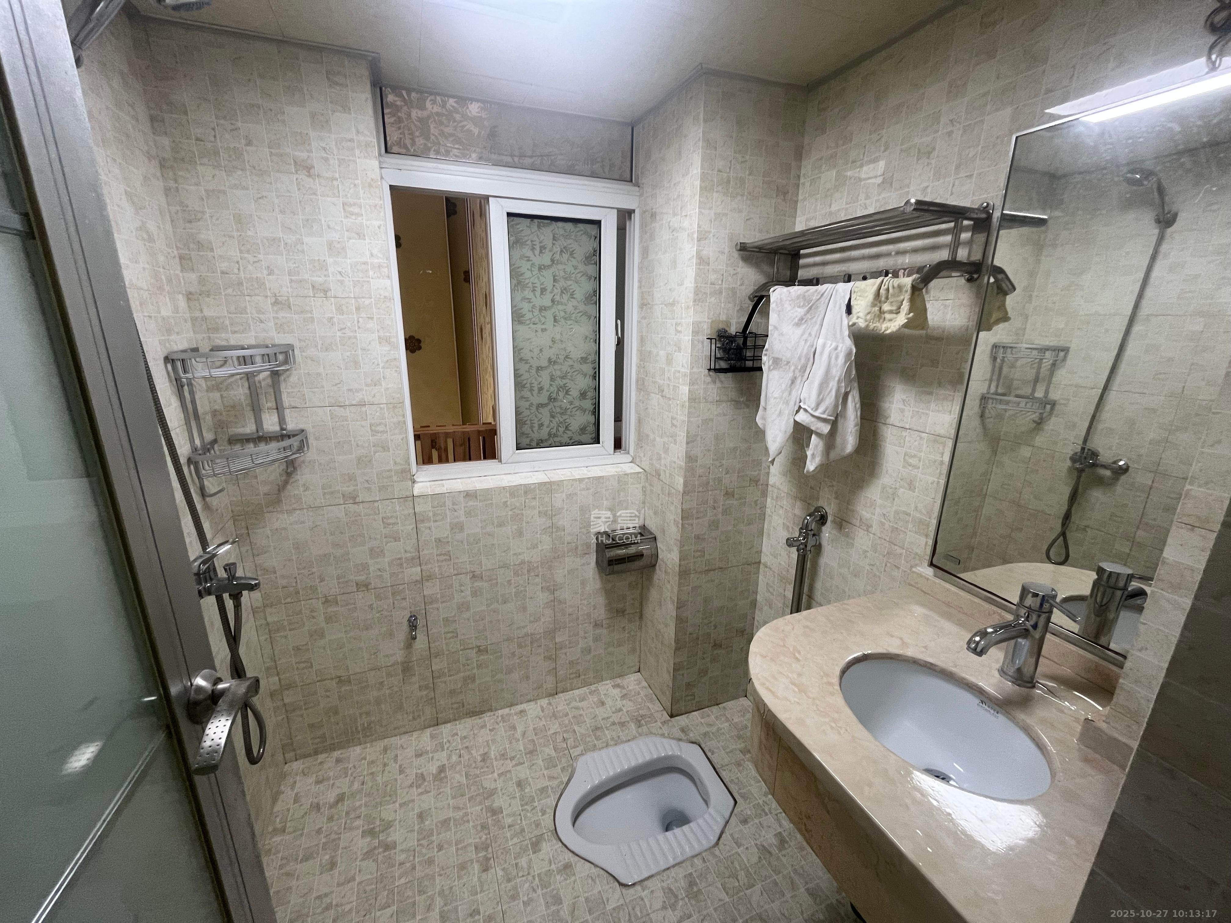 上河国际C区  3室2厅1卫    2800.0元/月室内图