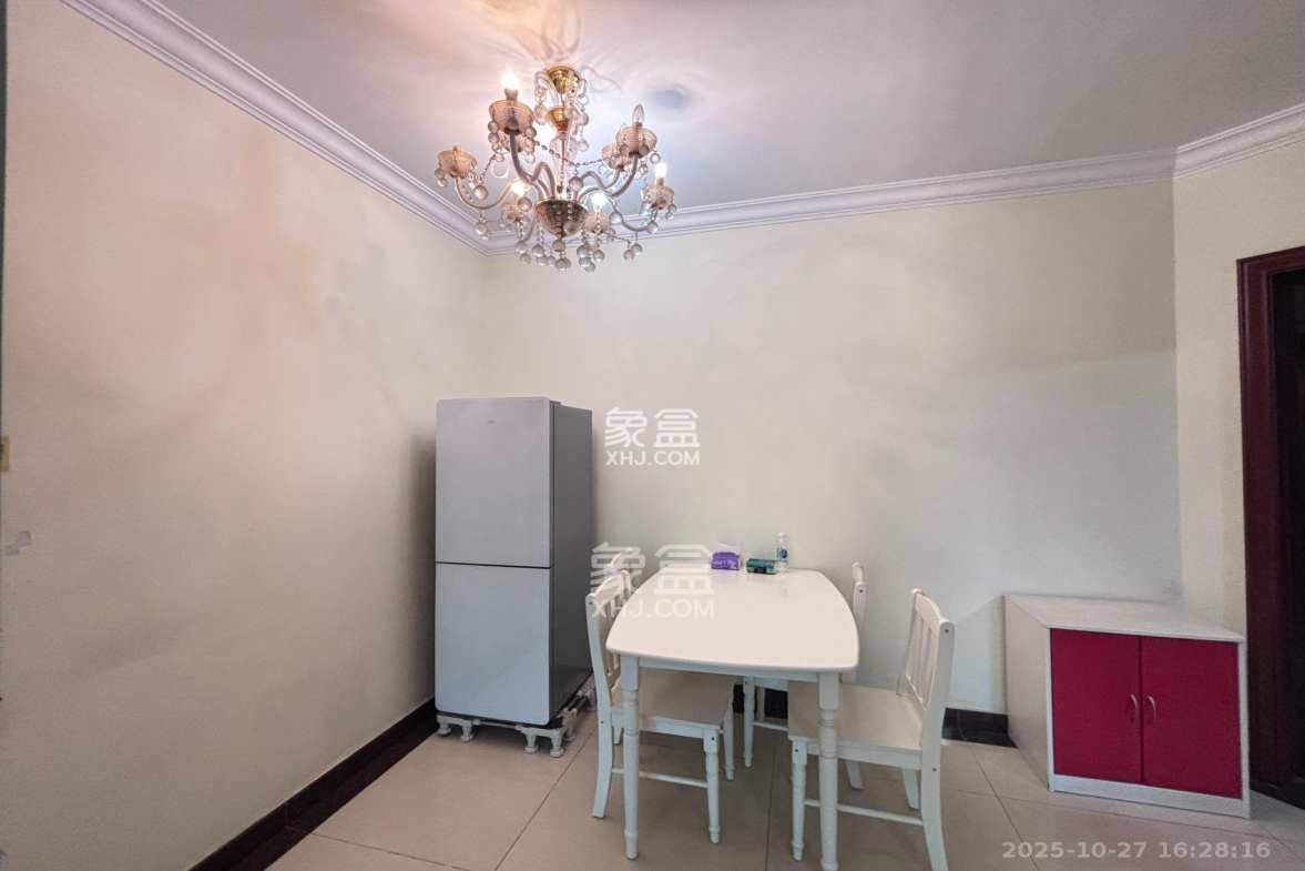 恒大雅苑 2室2厅1卫 2200.0元/月 恒大雅苑 2室2厅1卫 2200.0元/月室内图