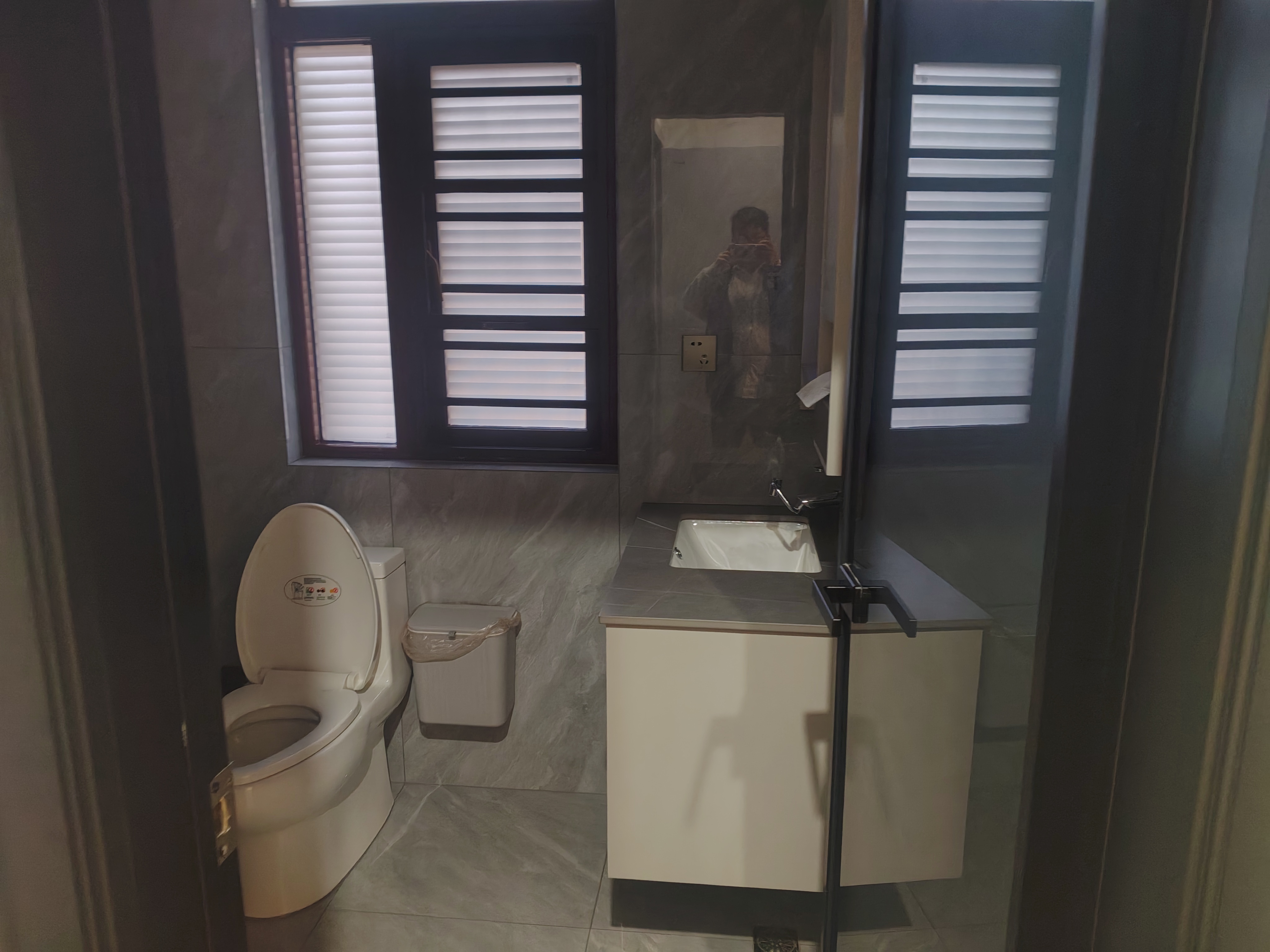 石化大院  1室0厅0卫    89.8万客厅