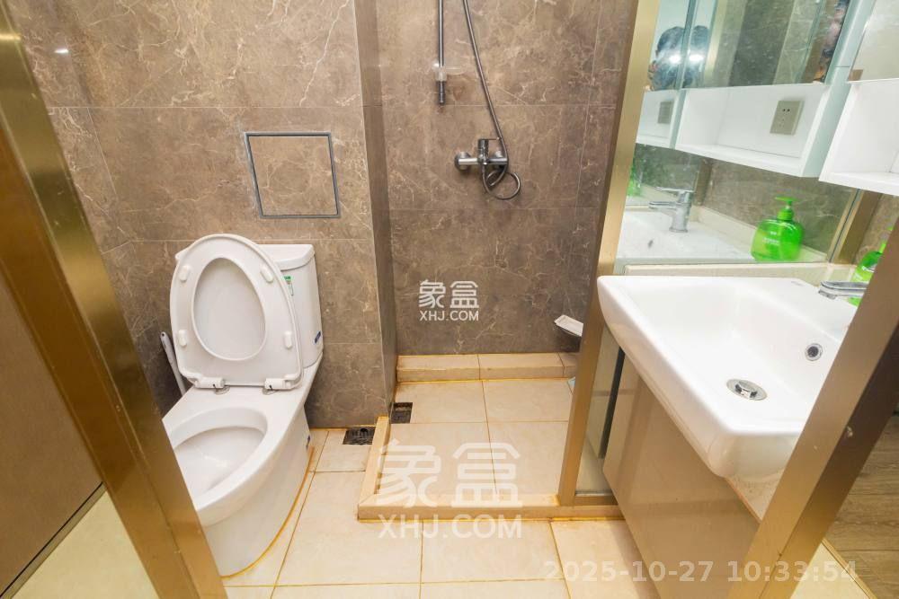 华远海蓝郡 2室2厅1卫 1500.0元/月 华远海蓝郡 2室2厅1卫 1500.0元/月室内图