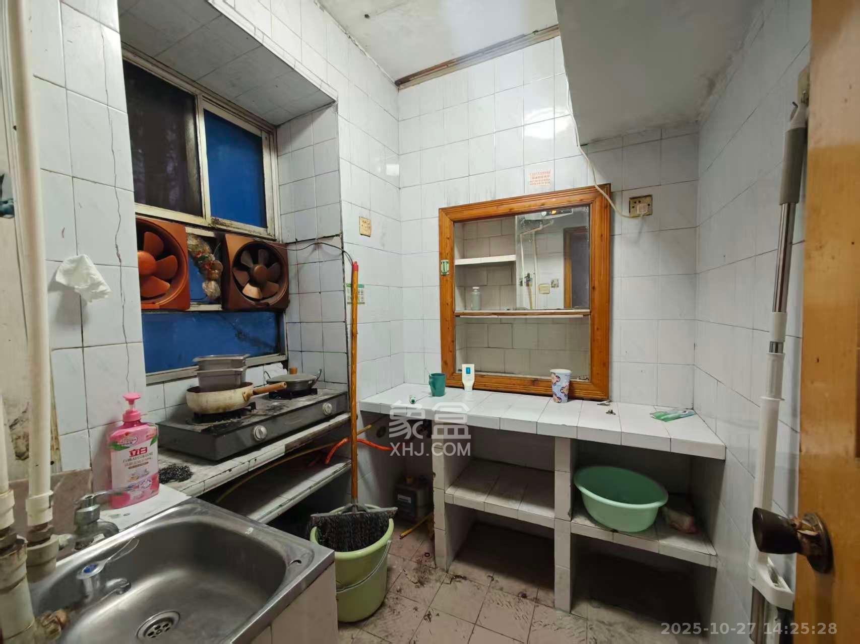 湘春巷散盘  3室1厅1卫    2000.0元/月 湘春巷散盘  3室1厅1卫    2000.0元/月室内图