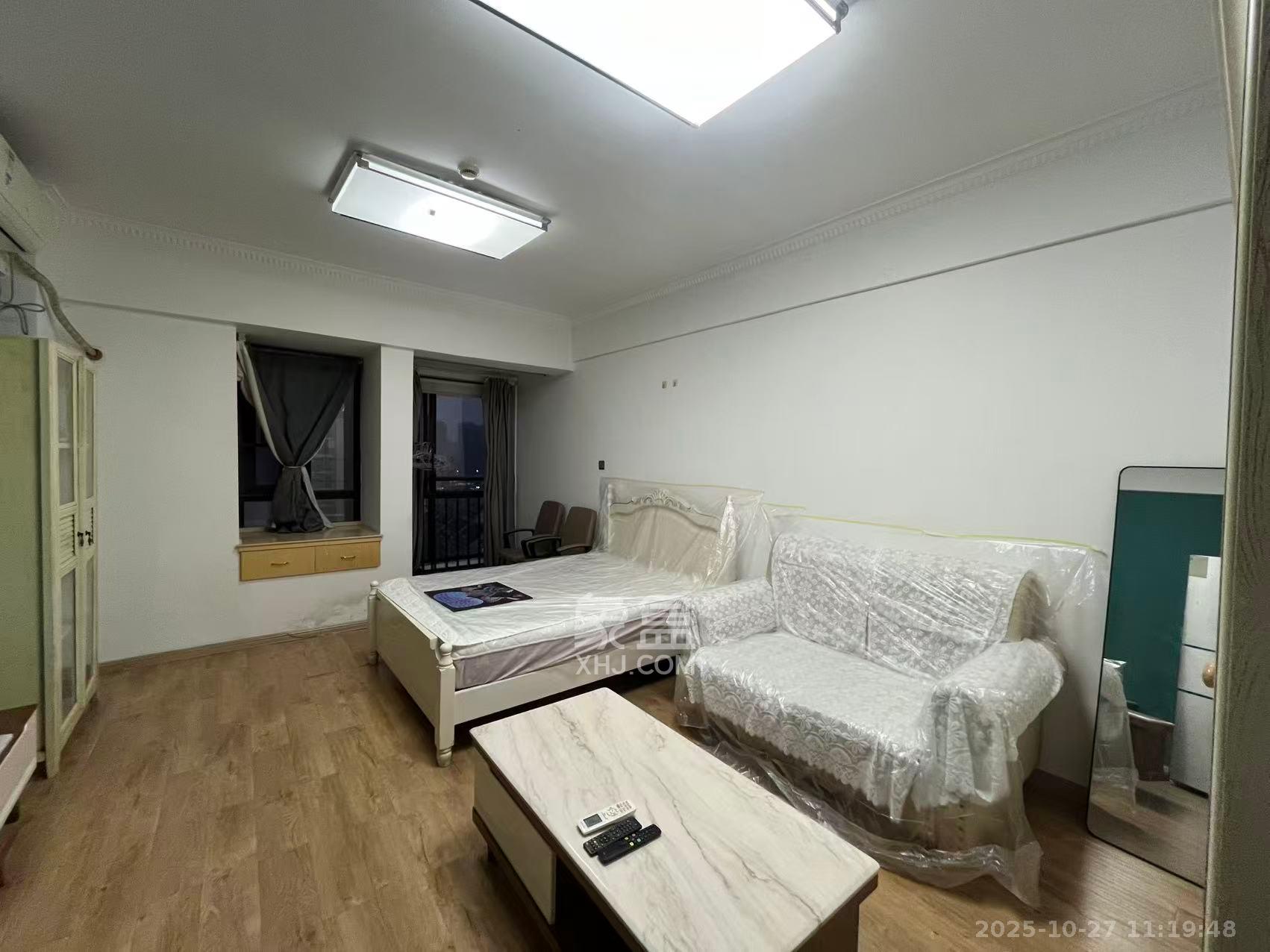 英郡年华  1室0厅1卫    1300.0元/月室内图