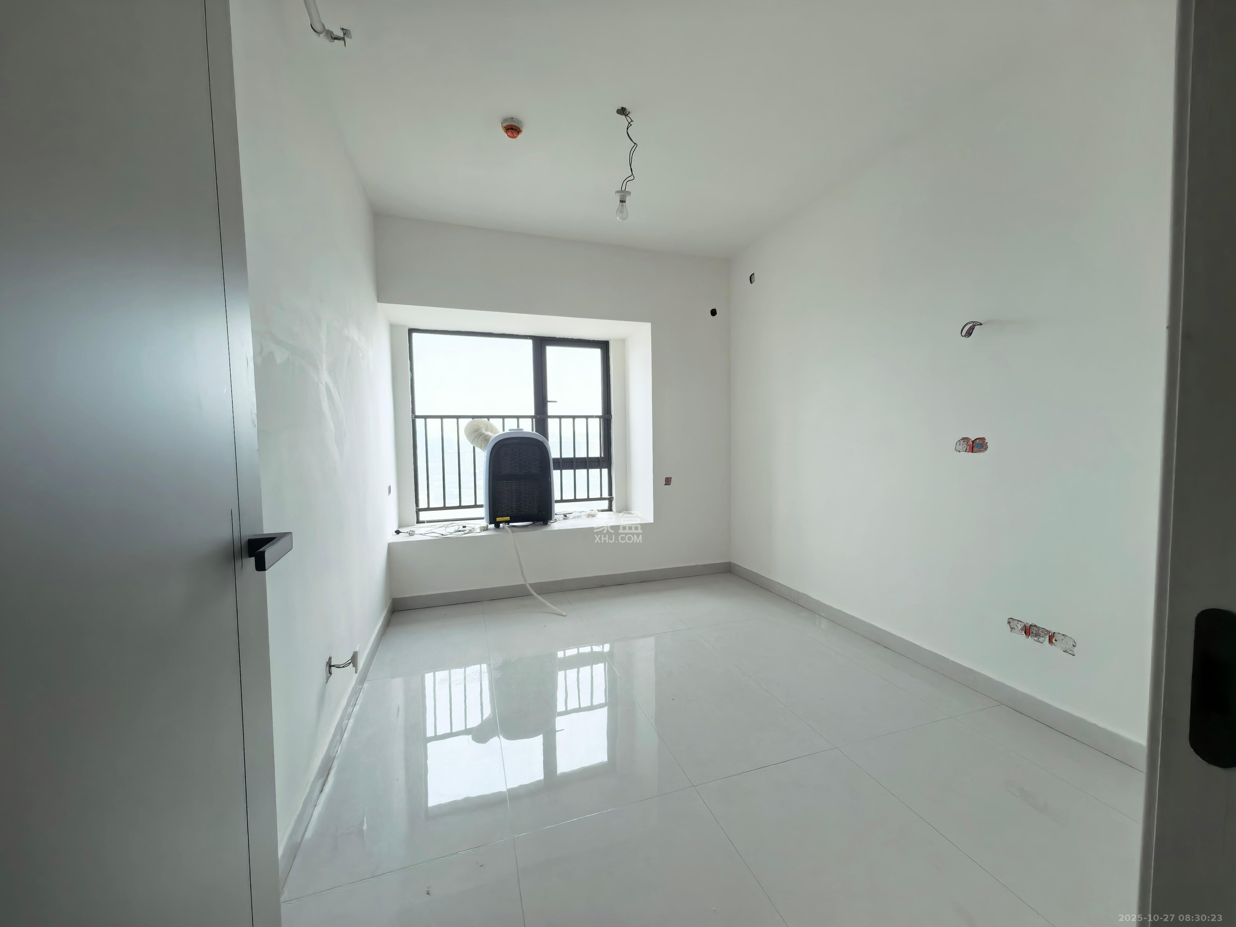 阳光城尚东湾嘉林苑  4室2厅2卫    3200.0元/月 阳光城尚东湾嘉林苑  4室2厅2卫    3200.0元/月室内图