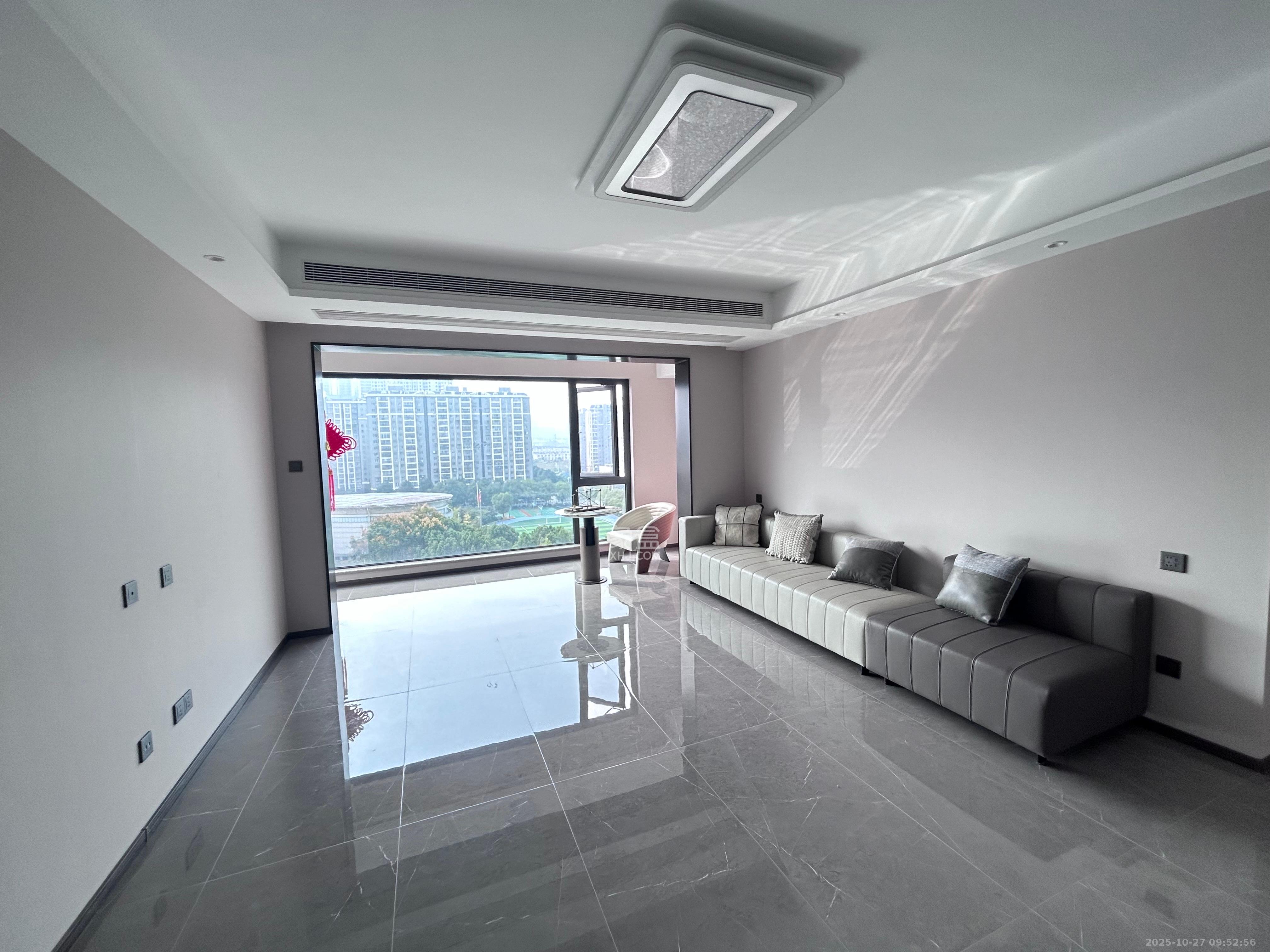 龙湖青云阙  4室2厅2卫    4700.0元/月 龙湖青云阙  4室2厅2卫    4700.0元/月