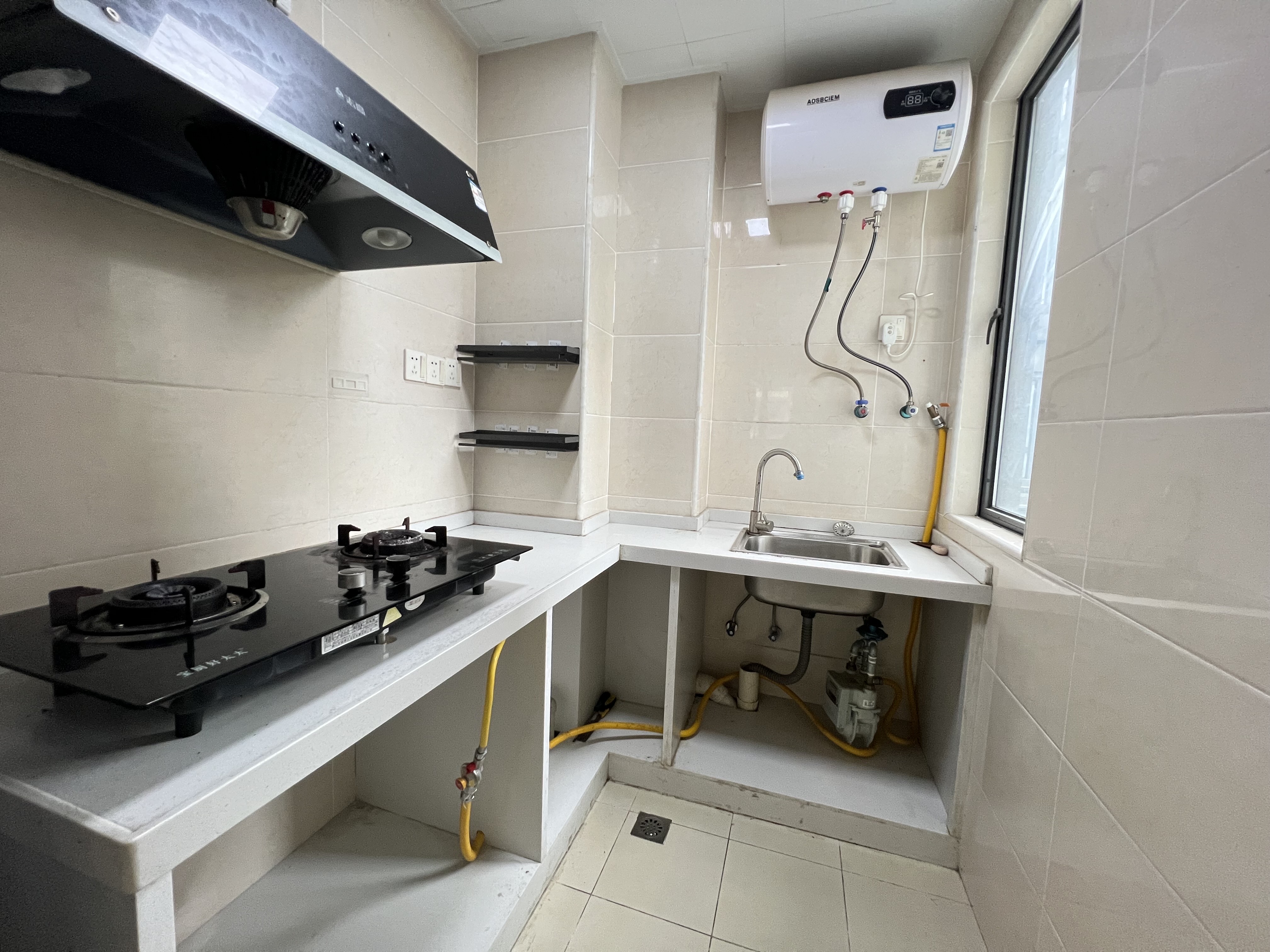 坡巷雅苑  2室1厅1卫    2400.0元/月室内图