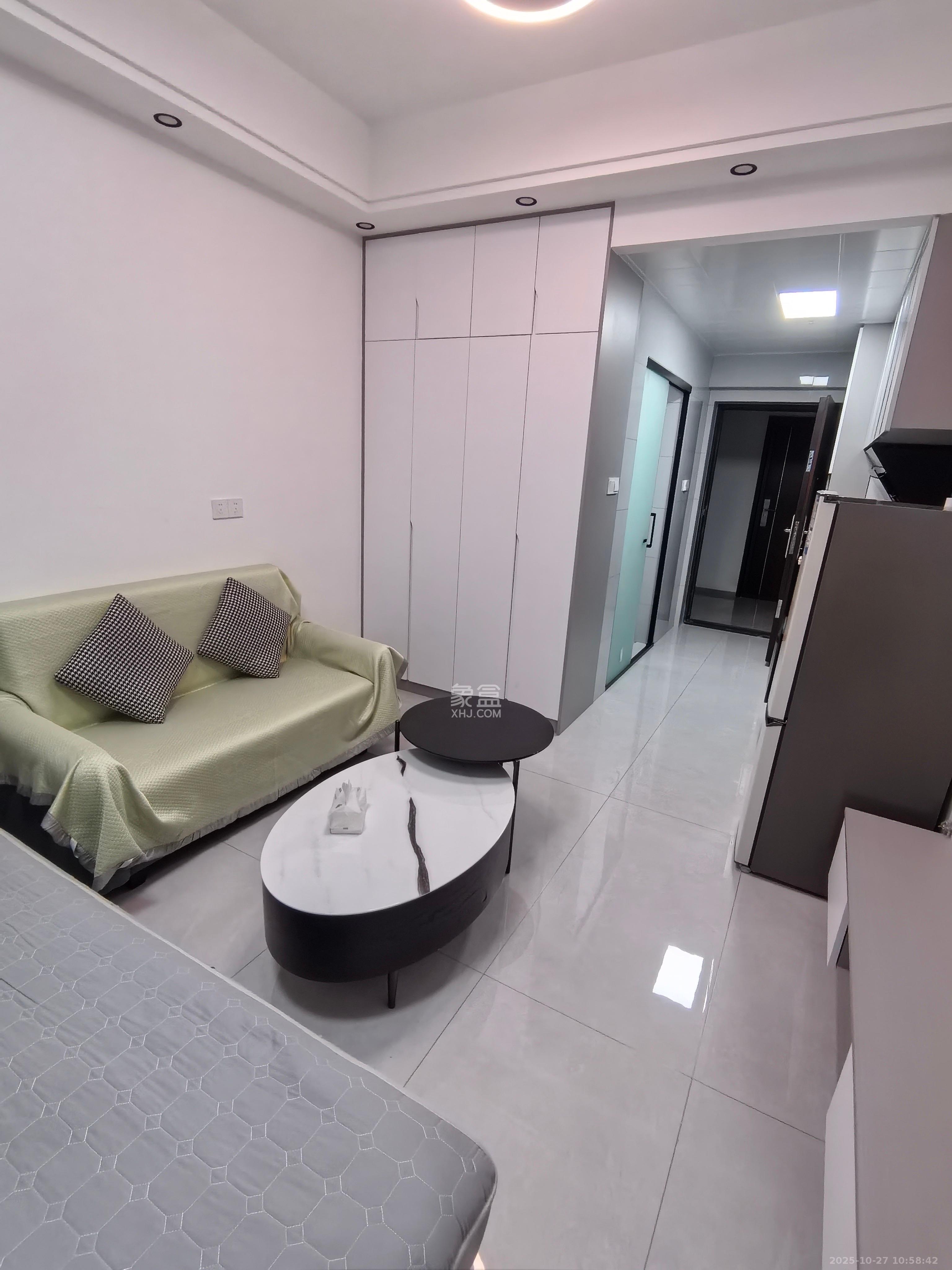 鄱阳汇金中心  1室0厅0卫    1400.0元/月室内图