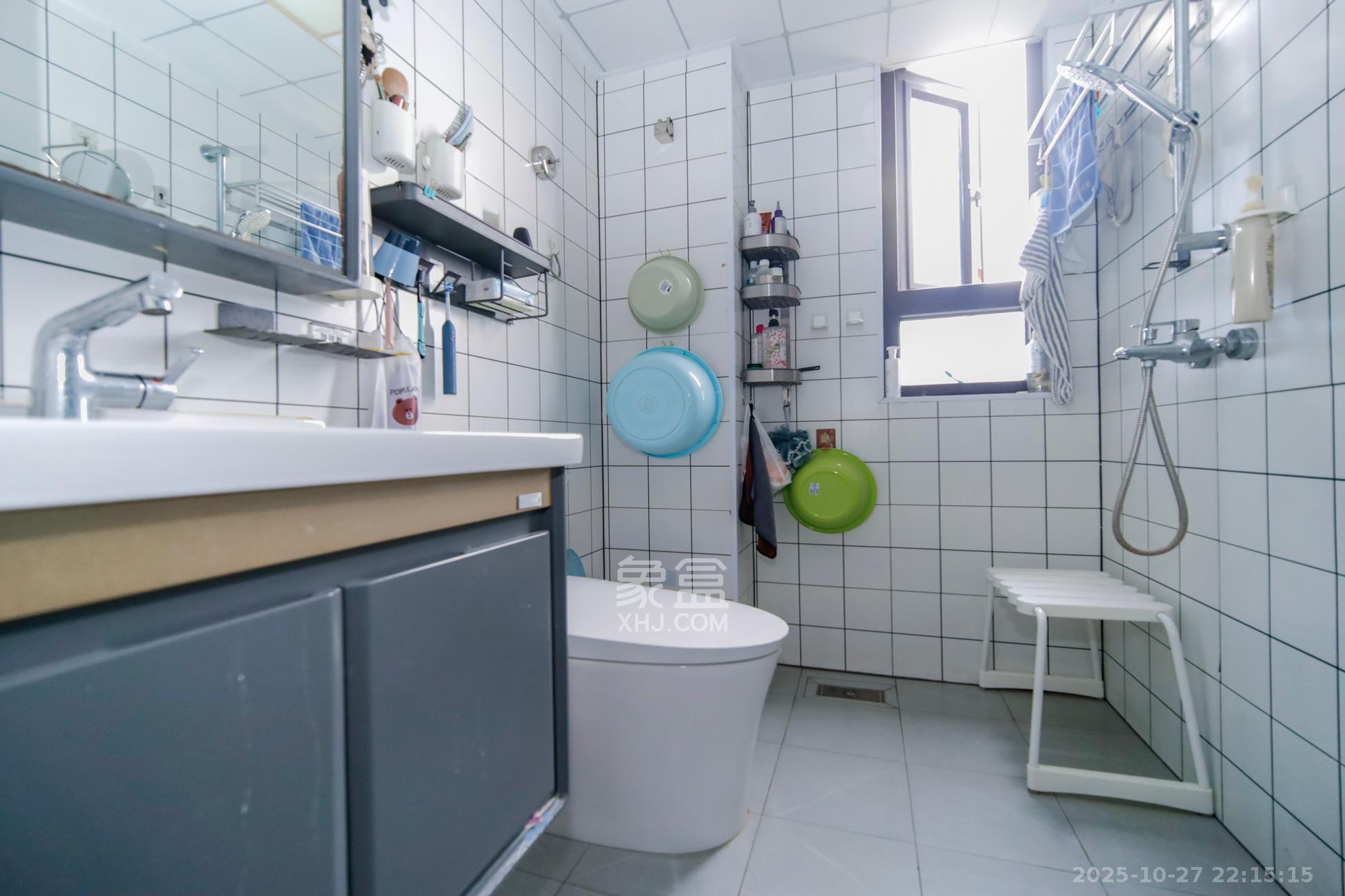 鑫苑木莲世家  3室2厅2卫    130.0万卫生间