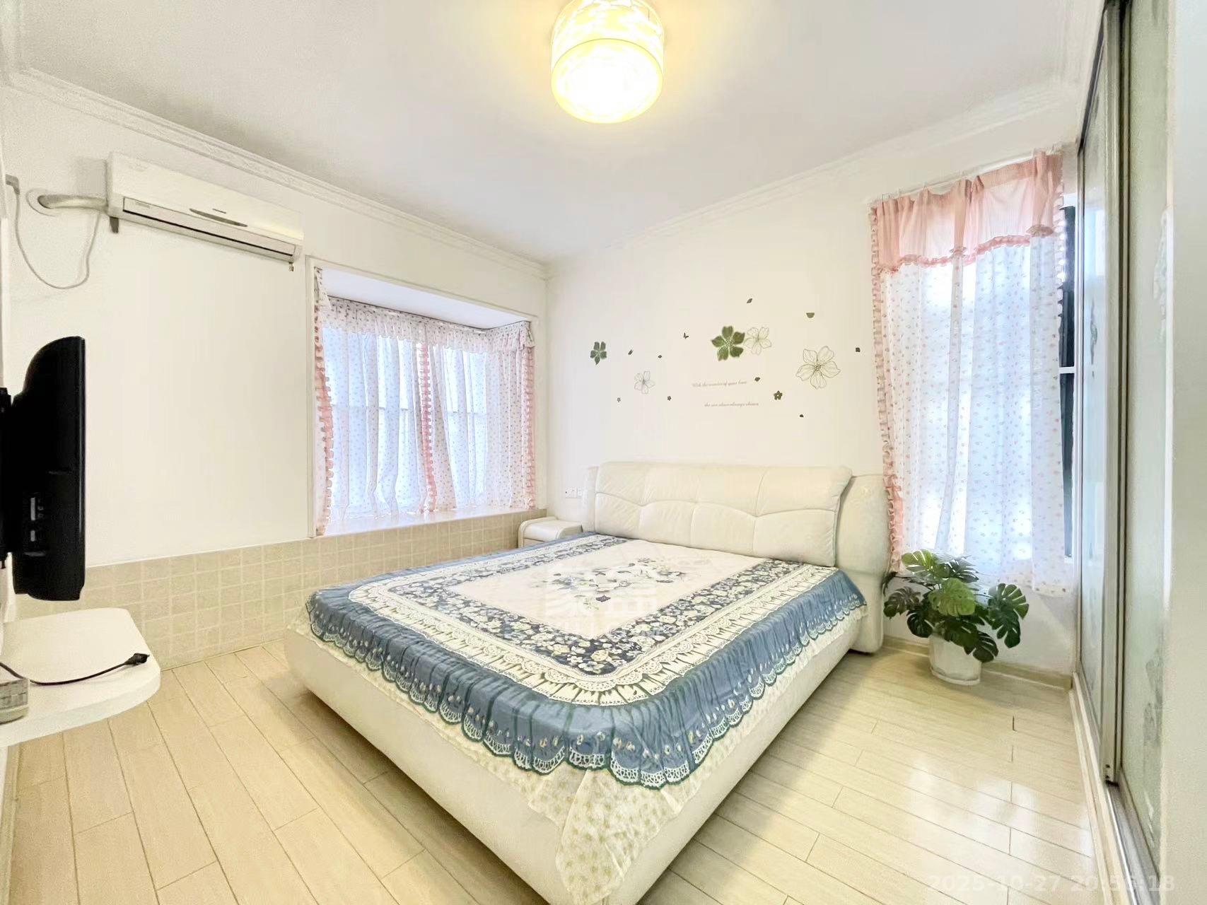 保利麓谷林语A区 3室2厅1卫 2300.0元/月 保利麓谷林语A区 3室2厅1卫 2300.0元/月室内图