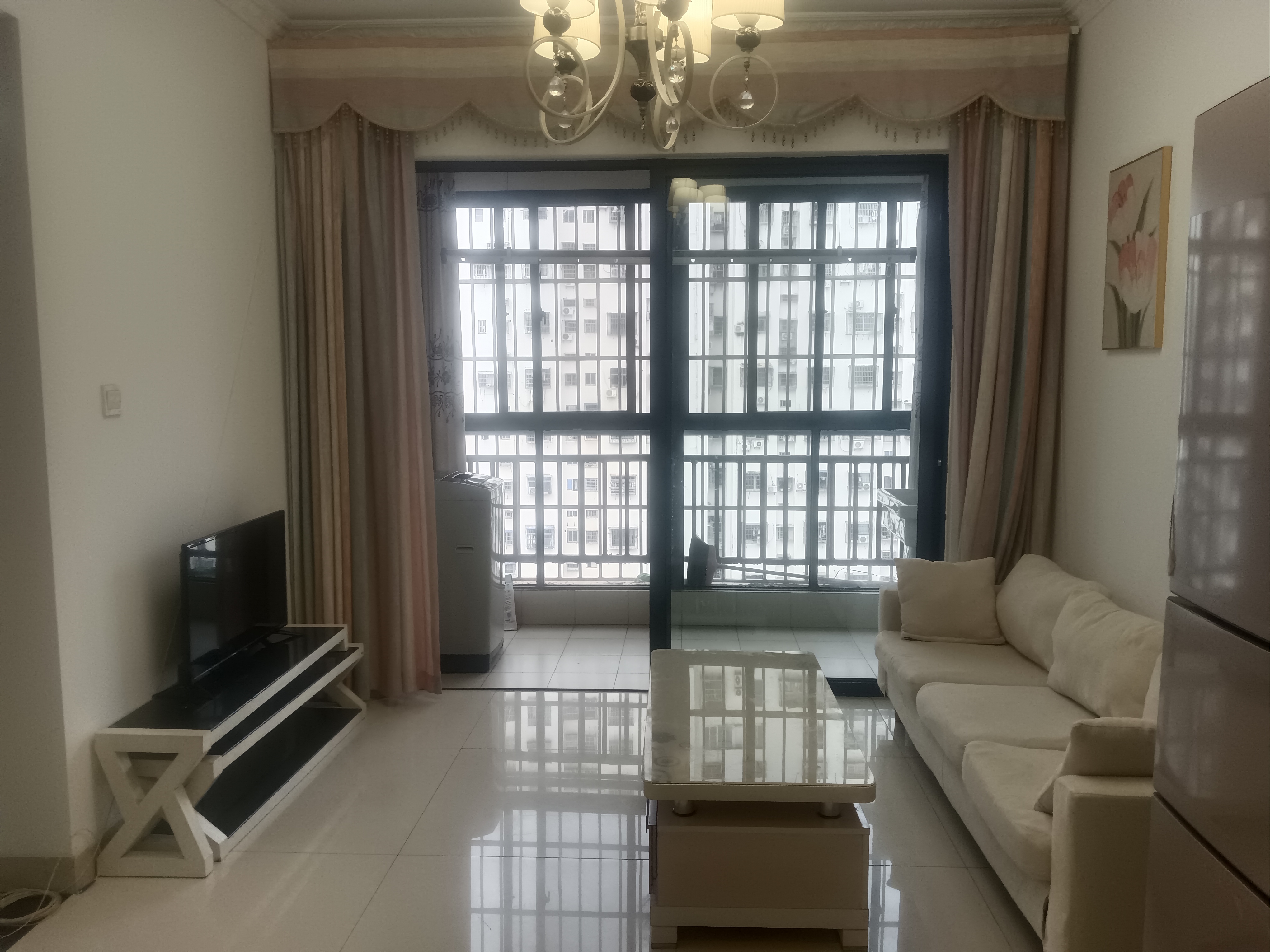 世贸兰庭  1室1厅1卫    2200.0元/月 世贸兰庭  1室1厅1卫    2200.0元/月室内图