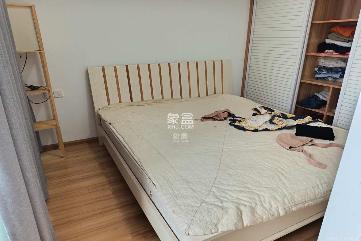 万坤图财富广场  3室2厅1卫    6000.0元/月 万坤图财富广场  3室2厅1卫    6000.0元/月室内图