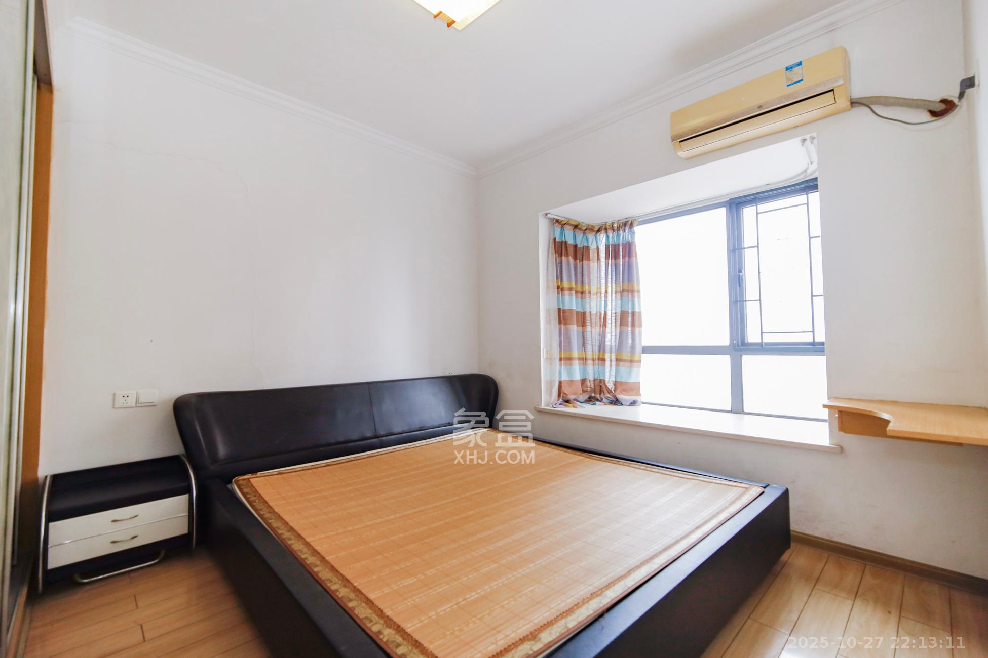 上海城小区  2室2厅1卫    58.8万卧室