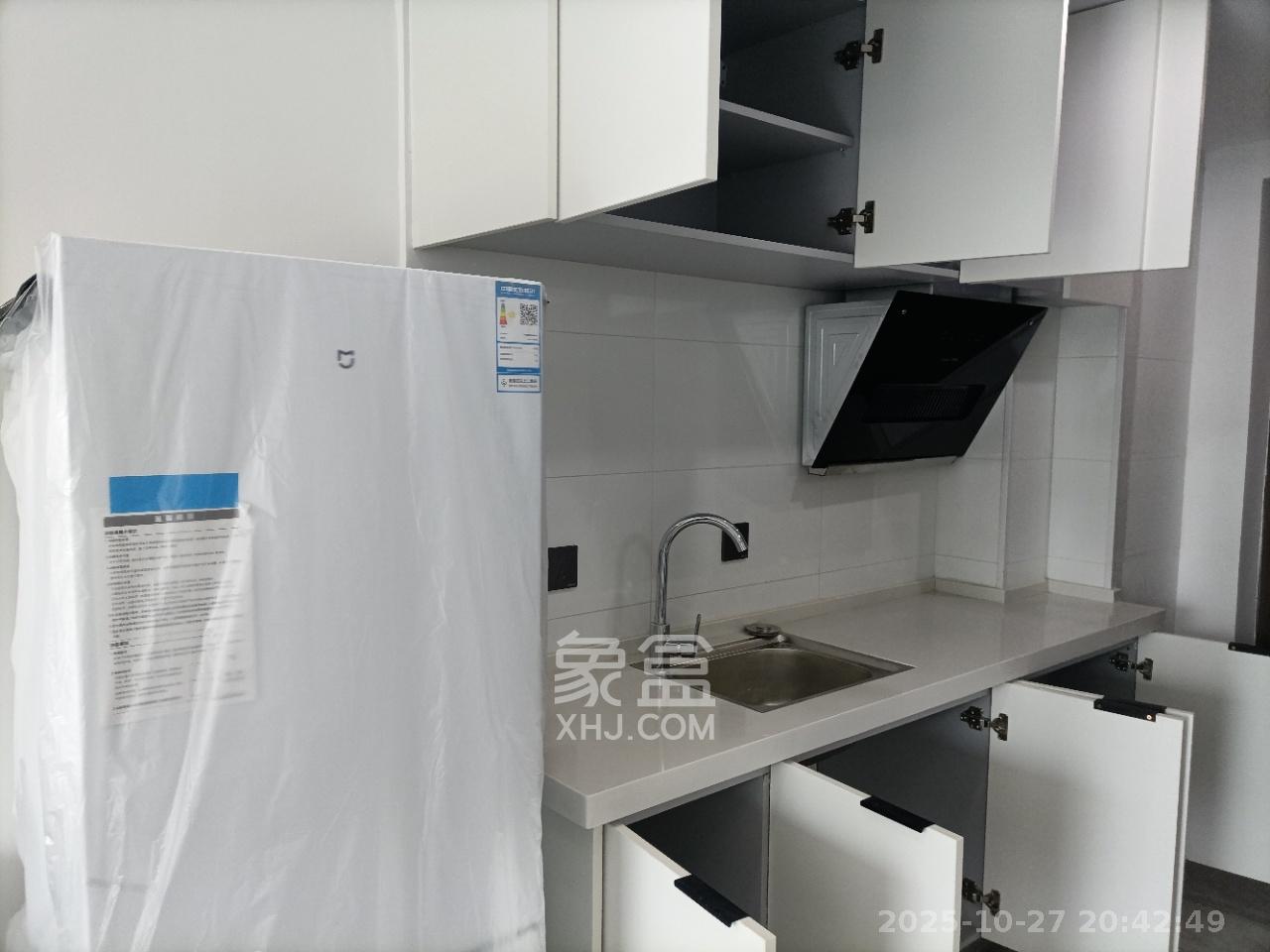 卓越中寰  2室1厅1卫    2500.0元/月室内图