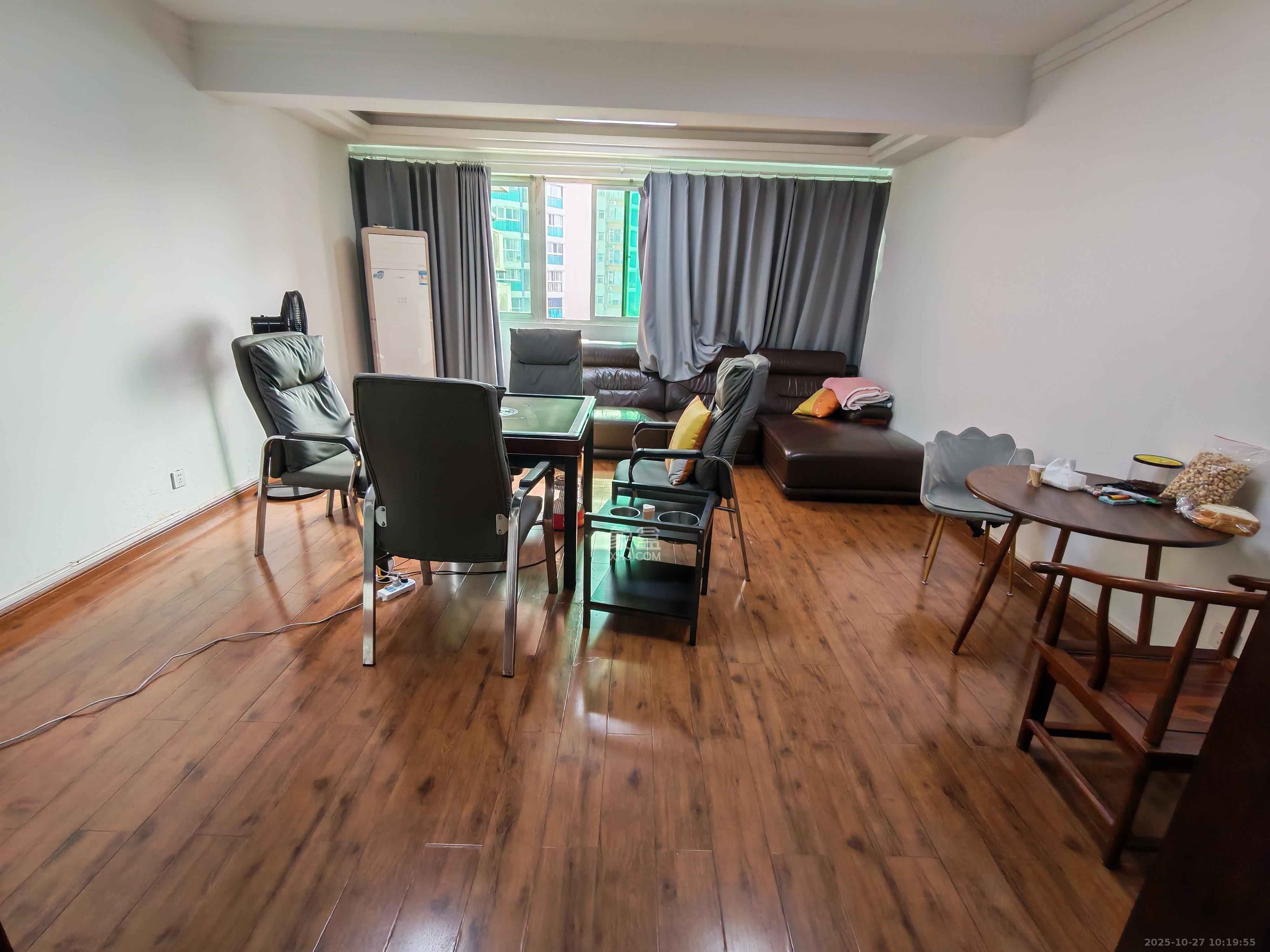 政力世纪大厦  1室2厅0卫    3200.0元/月 政力世纪大厦  1室2厅0卫    3200.0元/月室内图1