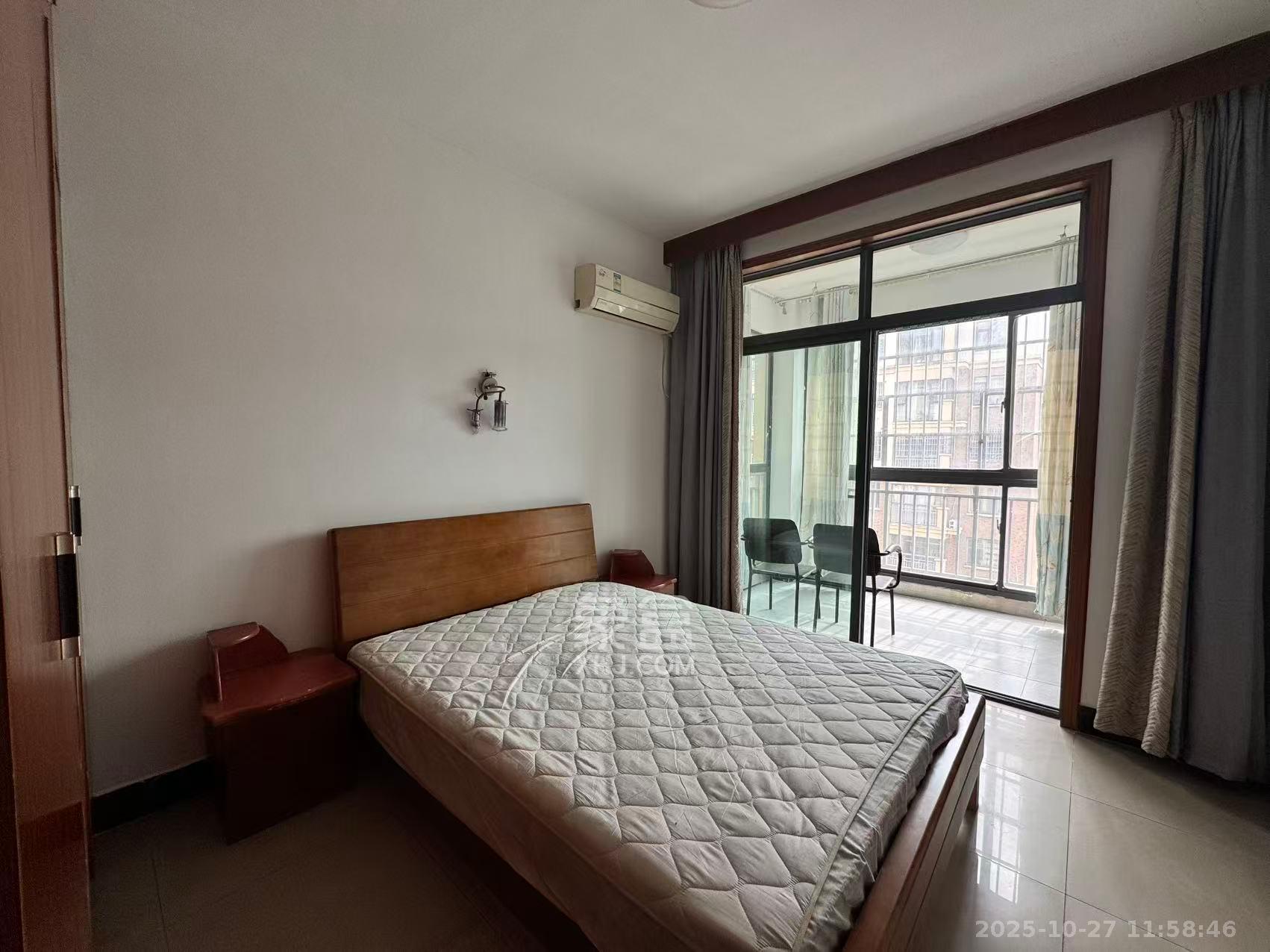 上海城小区  2室2厅1卫    2000.0元/月室内图