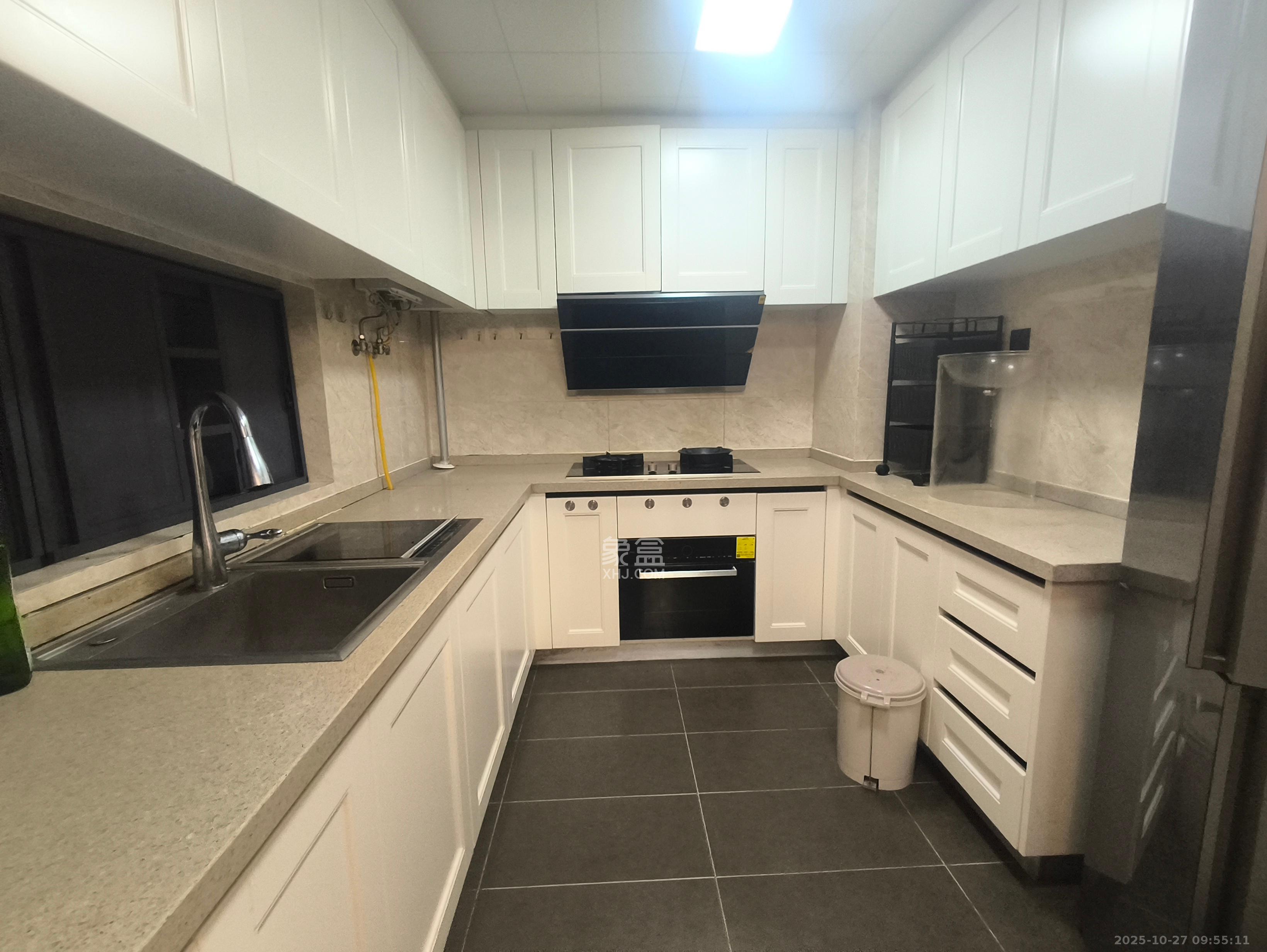 万科魅力之城锋镜里  4室2厅2卫    3400.0元/月室内图