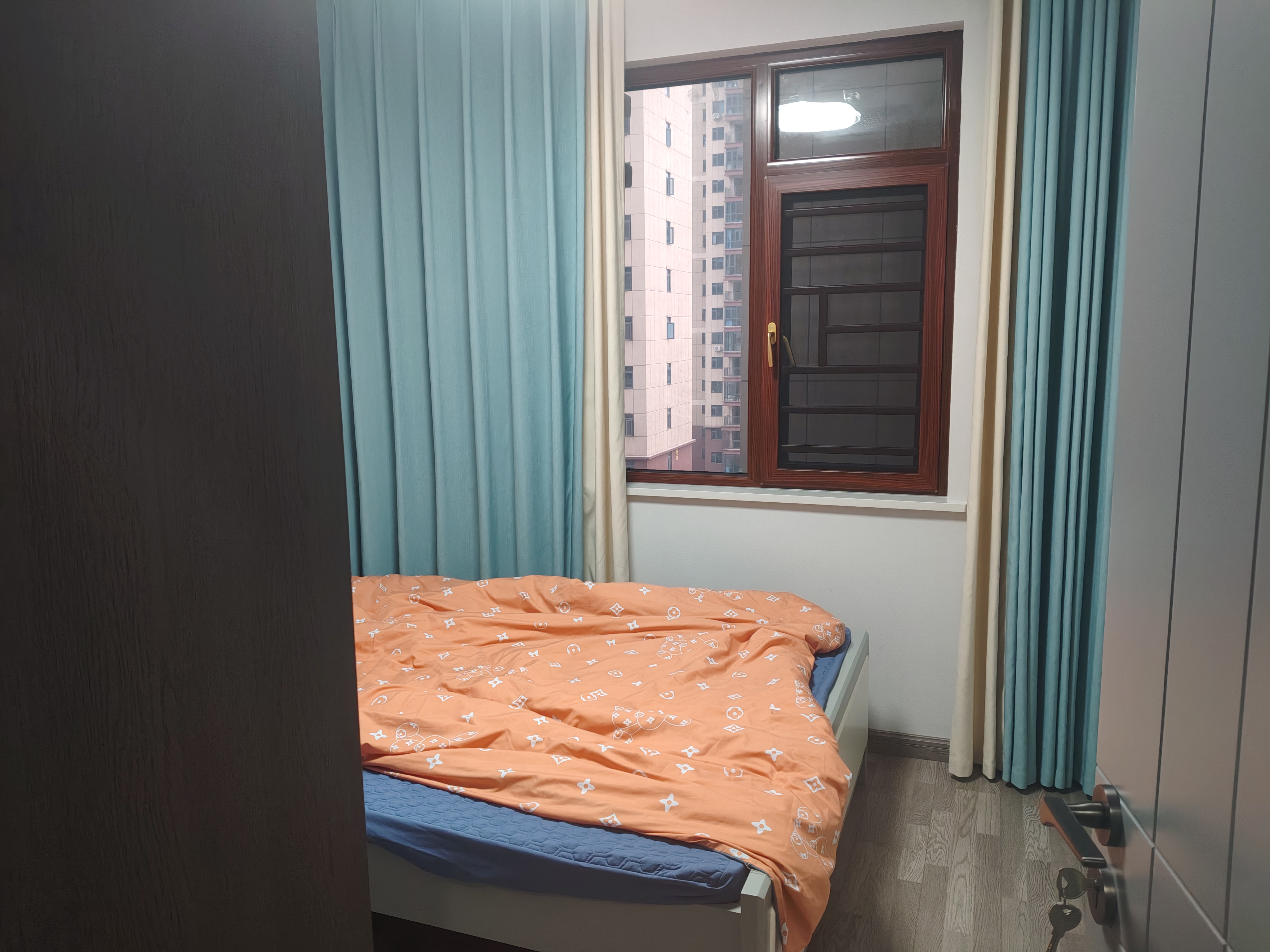 石化大院 1室0厅0卫 89.8万 石化大院 1室0厅0卫 89.8万客厅