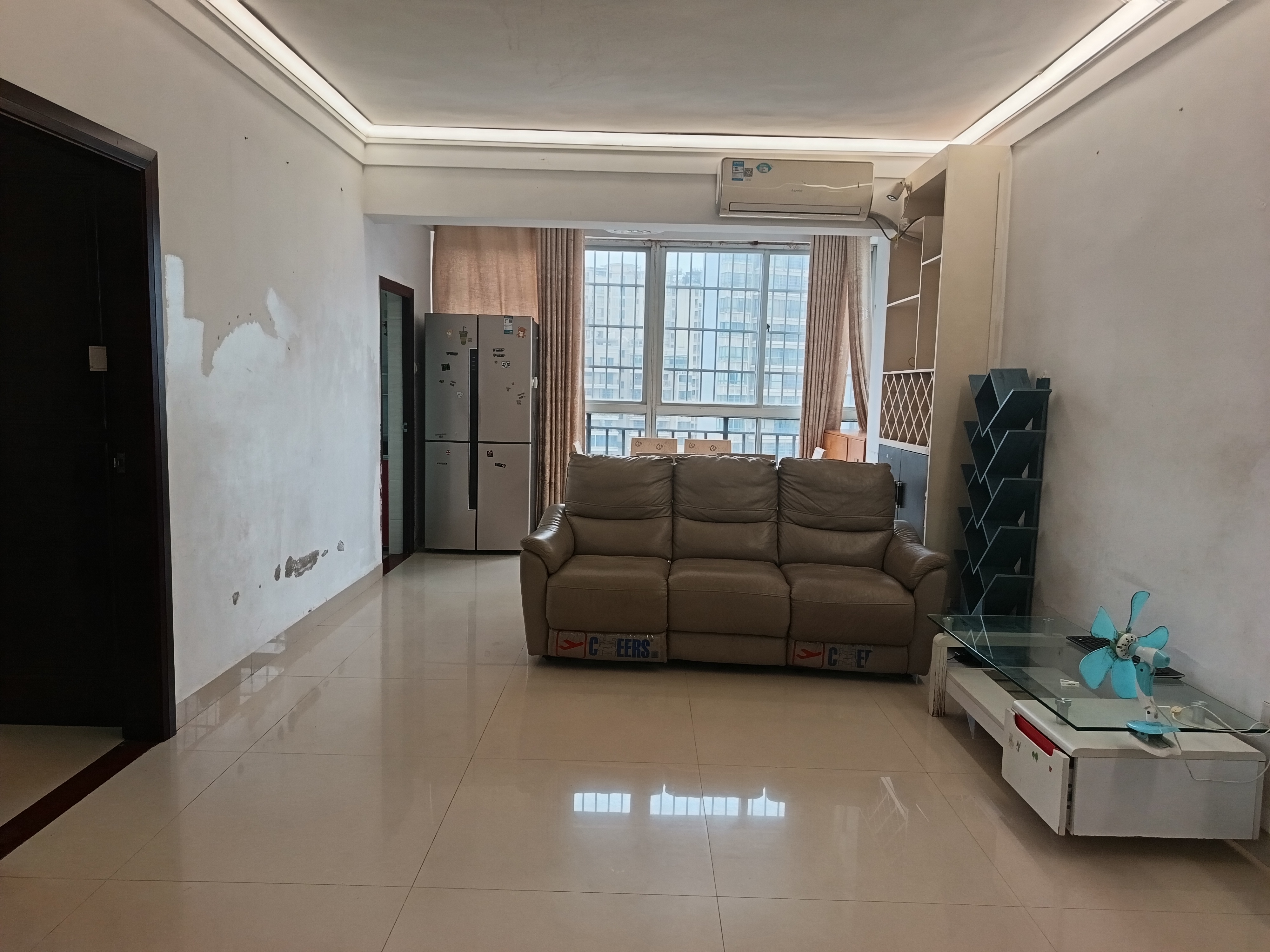 友谊华庭 3室2厅2卫 2500.0元/月 友谊华庭 3室2厅2卫 2500.0元/月室内图