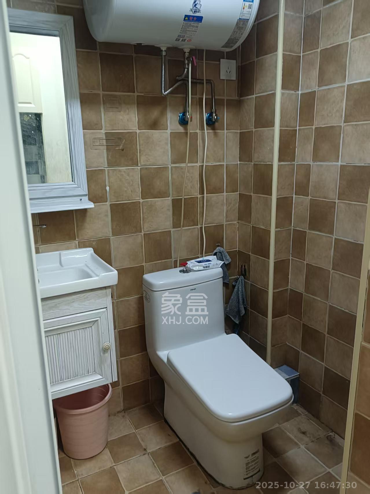 中建芙蓉嘉苑 1室1厅1卫 1000.0元/月 中建芙蓉嘉苑 1室1厅1卫 1000.0元/月室内图