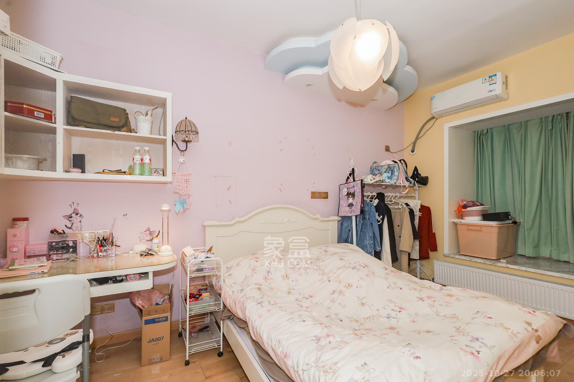 钰龙天下一期  3室2厅2卫    350.0万 钰龙天下一期  3室2厅2卫    350.0万卧室