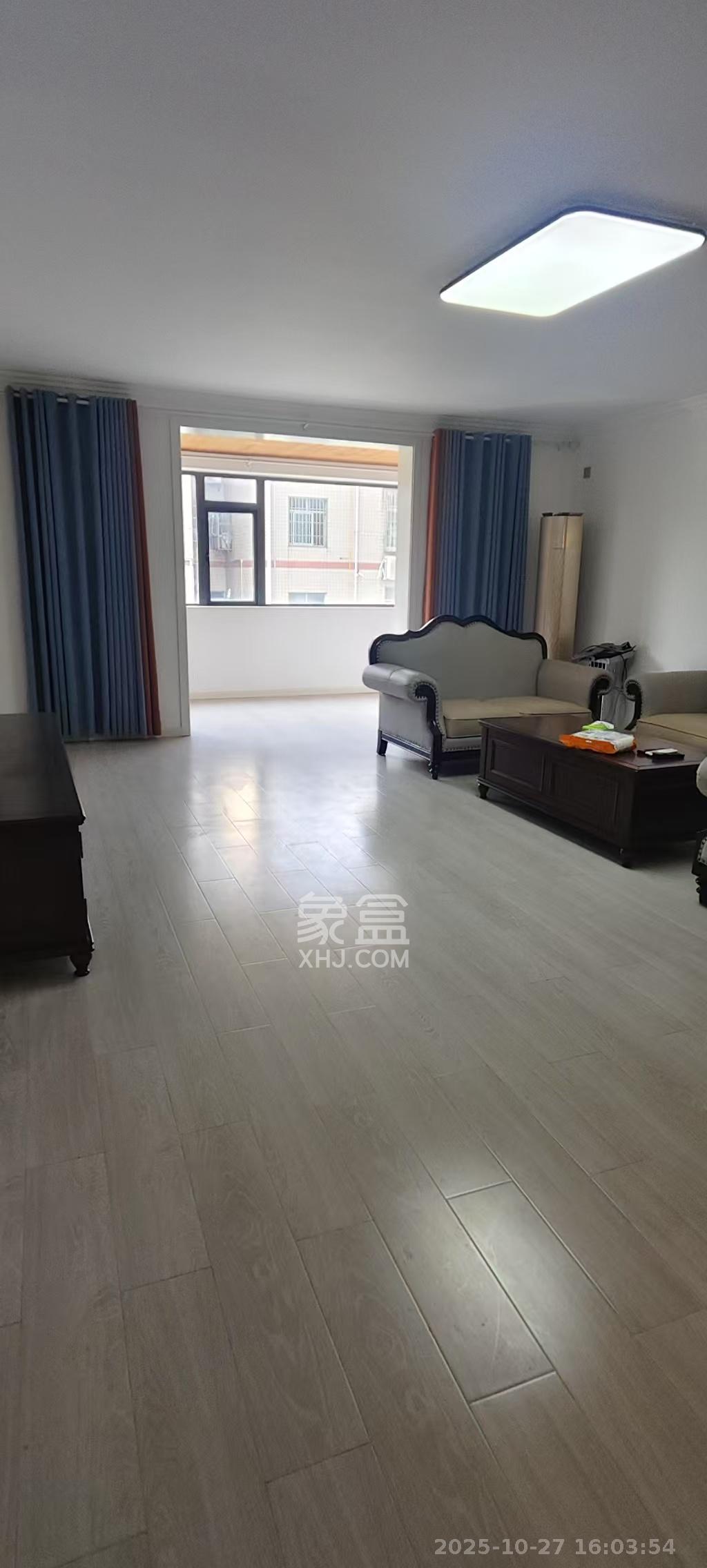 银晟花园  3室2厅2卫    2400.0元/月 银晟花园  3室2厅2卫    2400.0元/月室内图