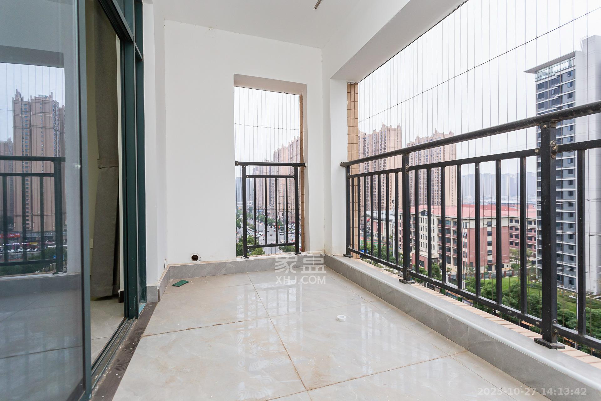 金湘苑(星澜之悦)  4室2厅2卫    71.0万 金湘苑(星澜之悦)  4室2厅2卫    71.0万阳台