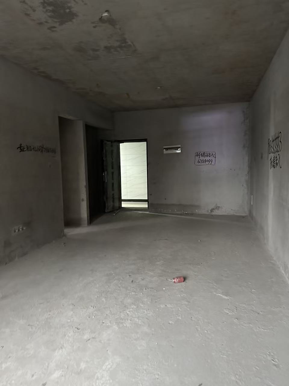 南苑上和三期 1室0厅0卫 43.8万 南苑上和三期 1室0厅0卫 43.8万客厅