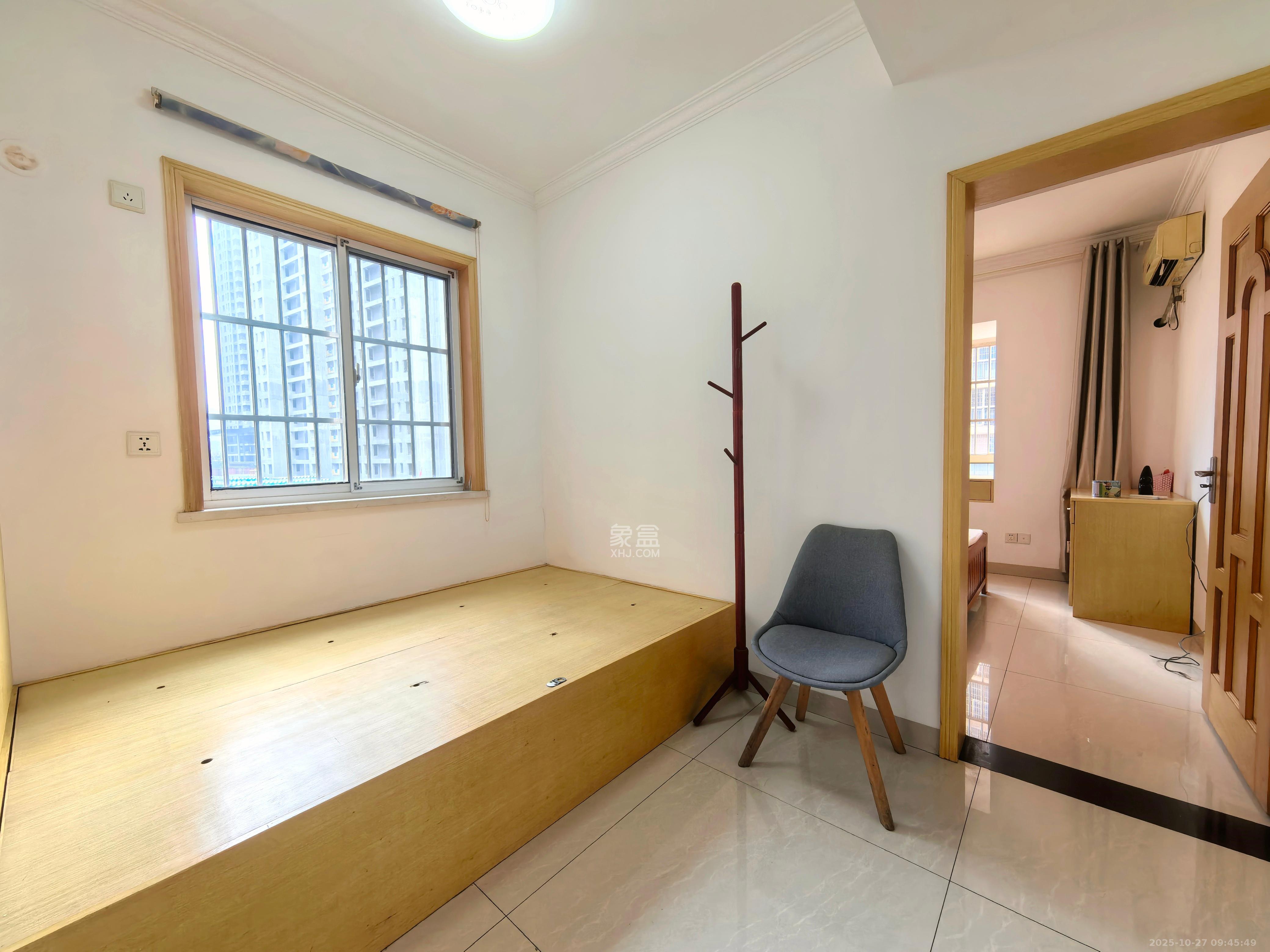 福满新城(新天安置小区) 3室2厅2卫 1700.0元/月 福满新城(新天安置小区) 3室2厅2卫 1700.0元/月室内图