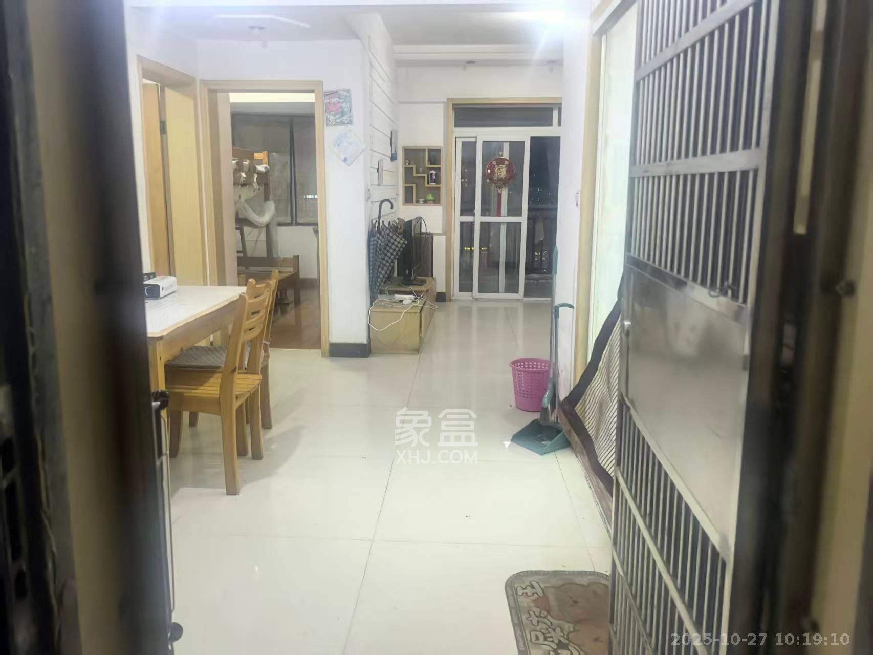 未来现代城  2室2厅1卫    1500.0元/月室内图