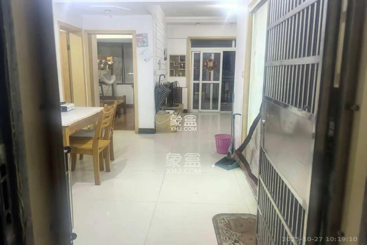 未来现代城  2室2厅1卫    1500.0元/月 未来现代城  2室2厅1卫    1500.0元/月室内图1