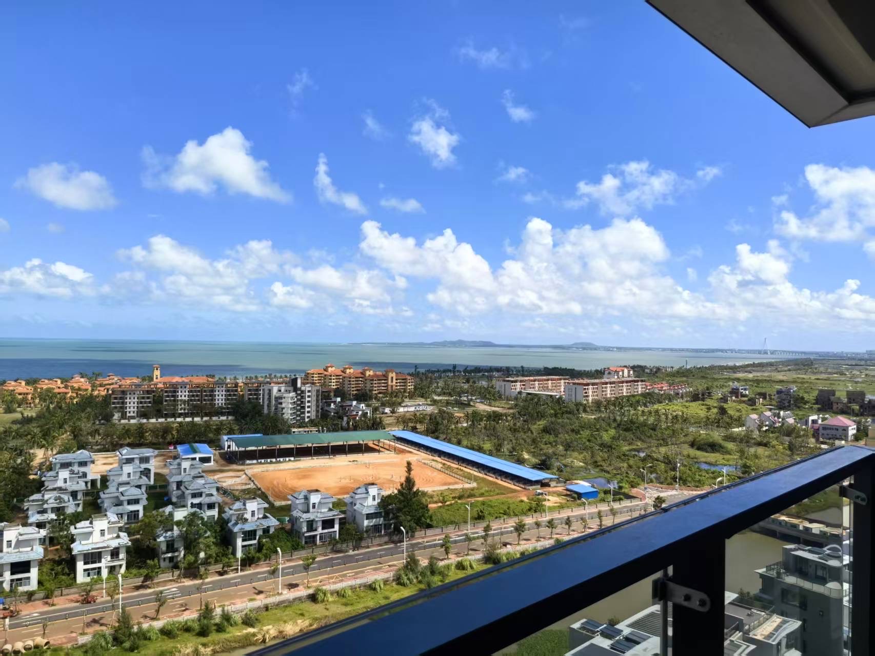 仁恒滨江园（一.二期）  3室2厅2卫    268.0万客厅