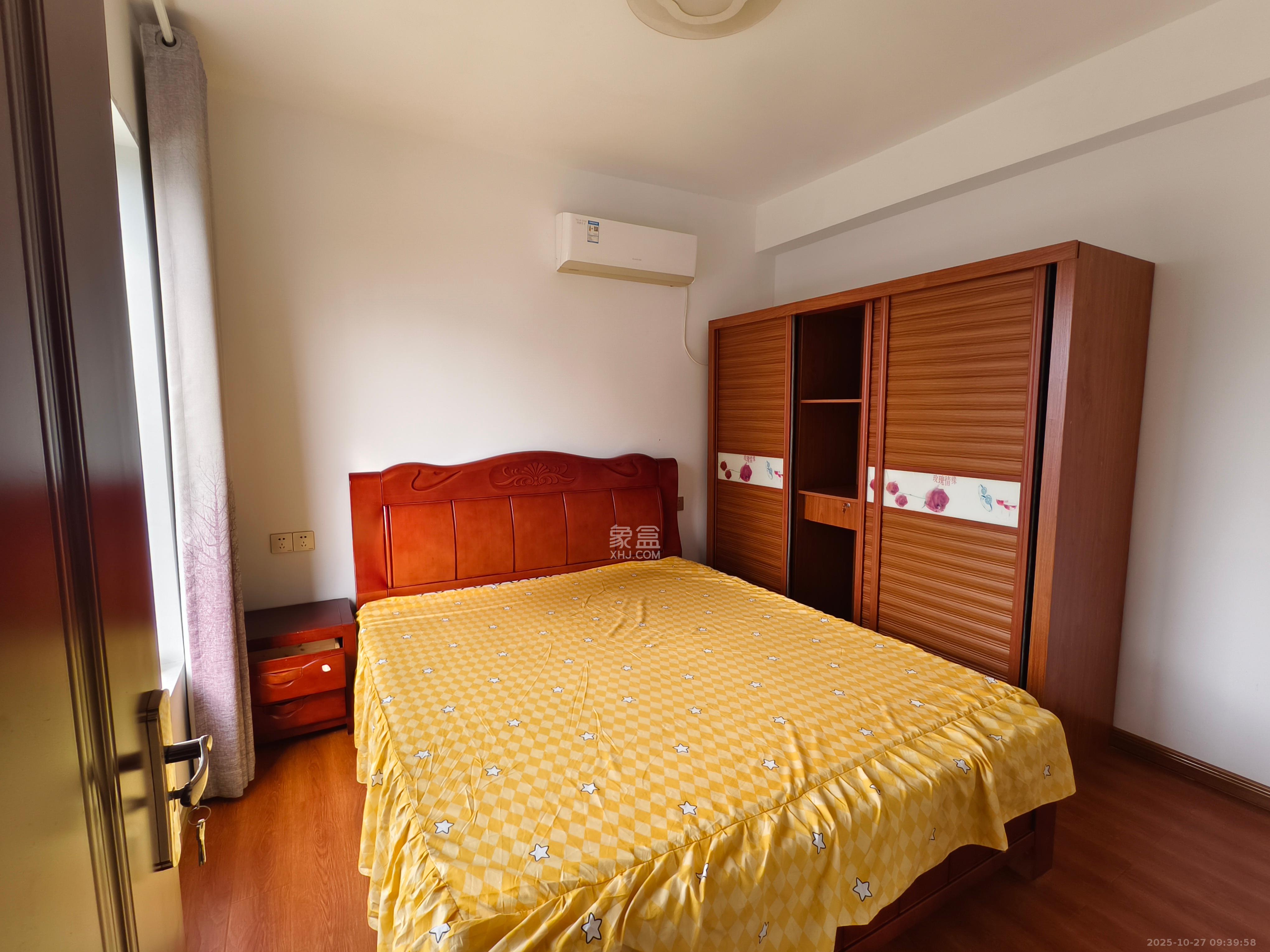 嘉宇盛世华章  3室2厅1卫    2200.0元/月室内图